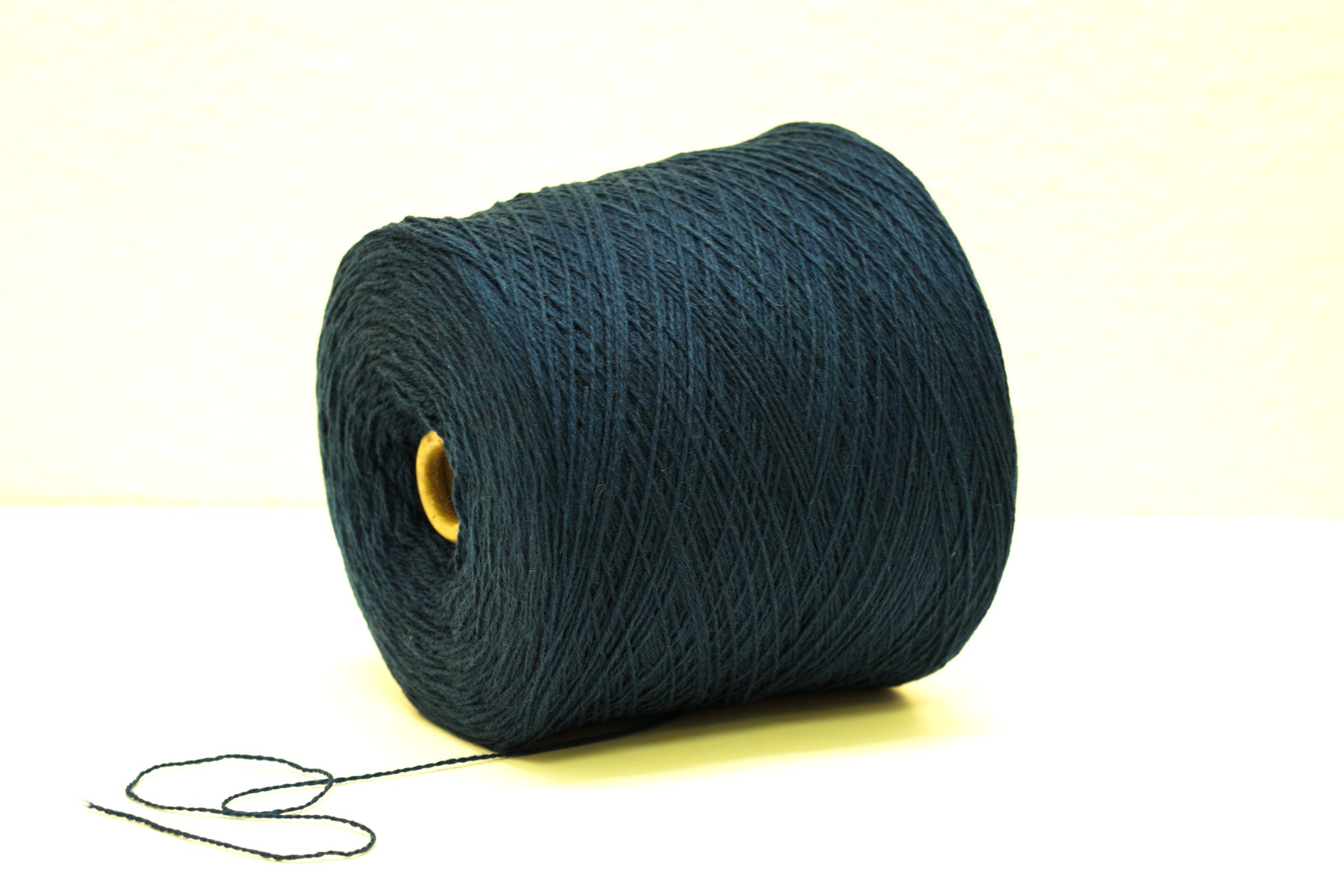 Oxford blue soft merino wool in cone - 900g /31.7oz