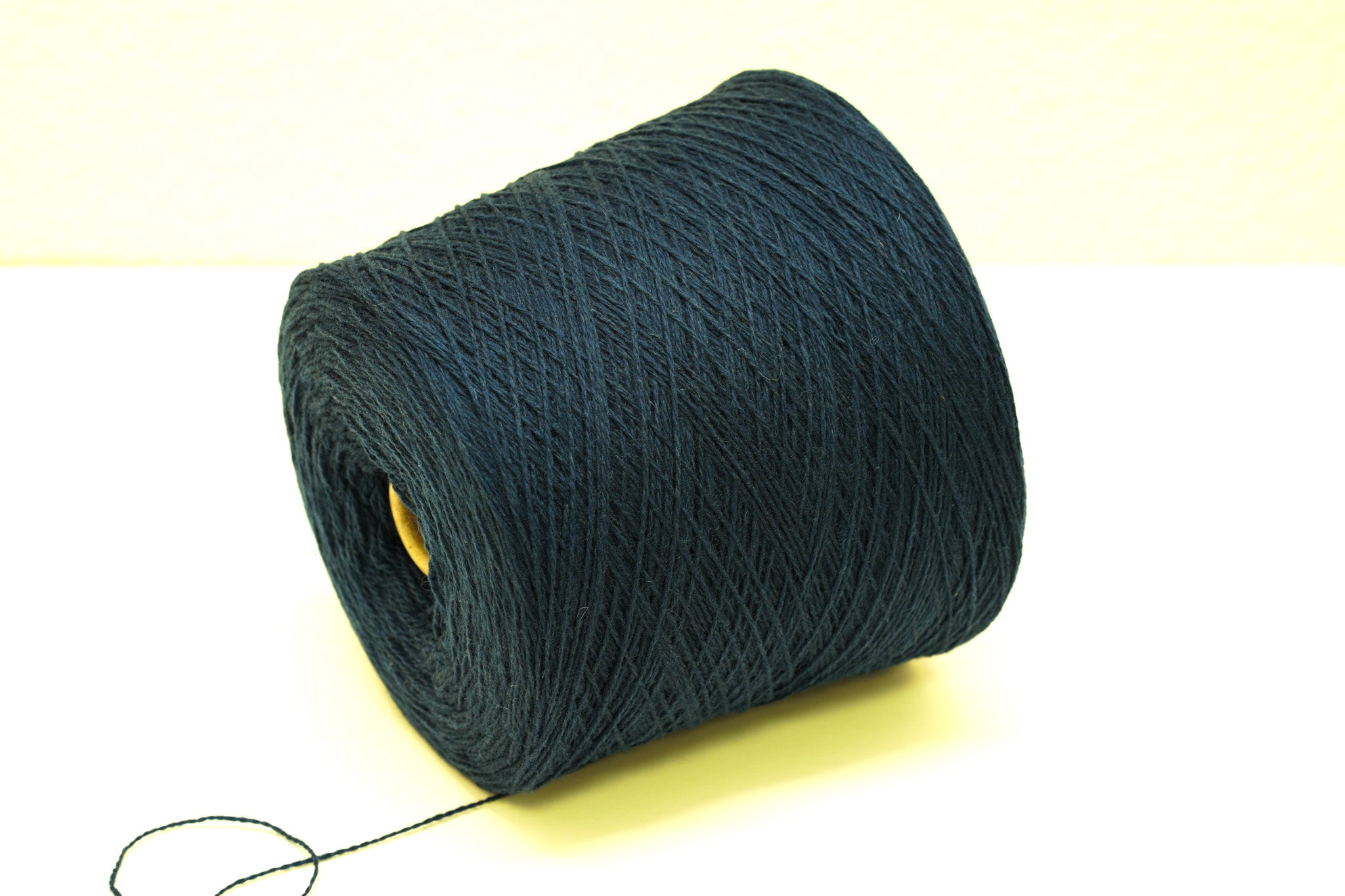 Oxford blue soft merino wool in cone - 900g /31.7oz
