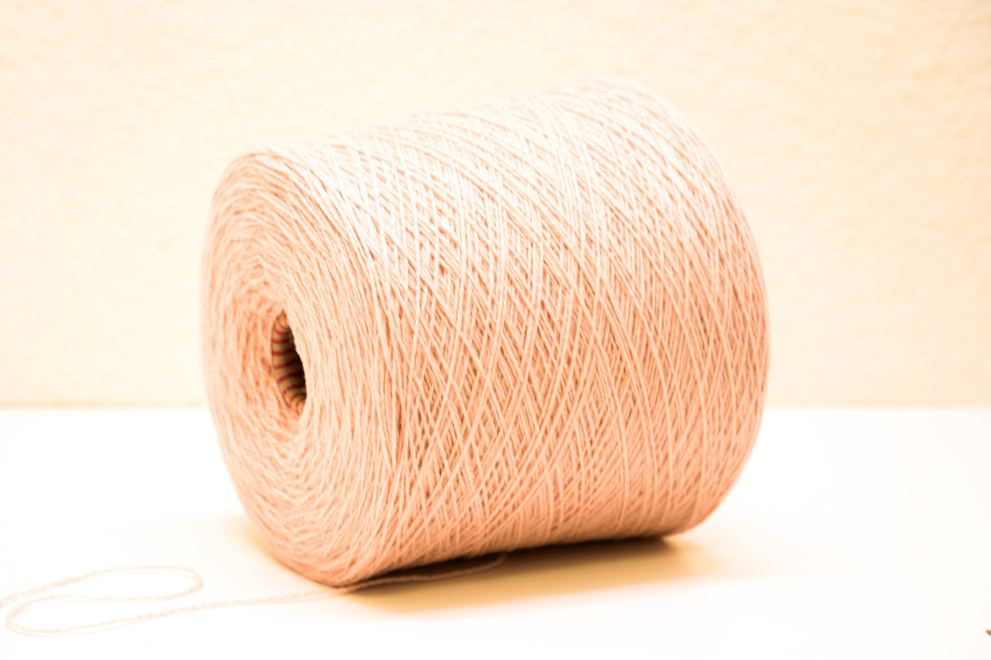 Rose soft merino wool in cone - 900g / 31,7oz. Color 505
