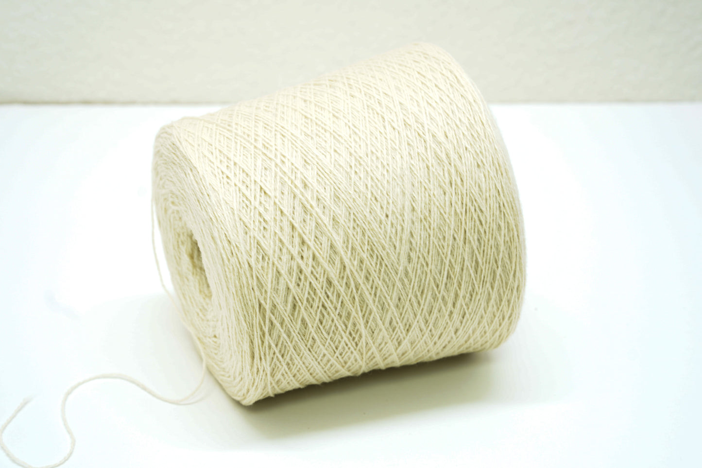 Milk white soft merino wool in cone - 900g/31,7oz.