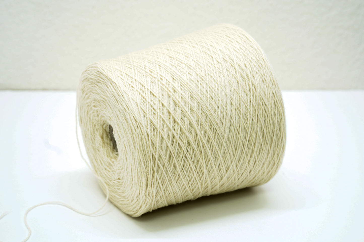 Milk white soft merino wool in cone - 900g/31,7oz.