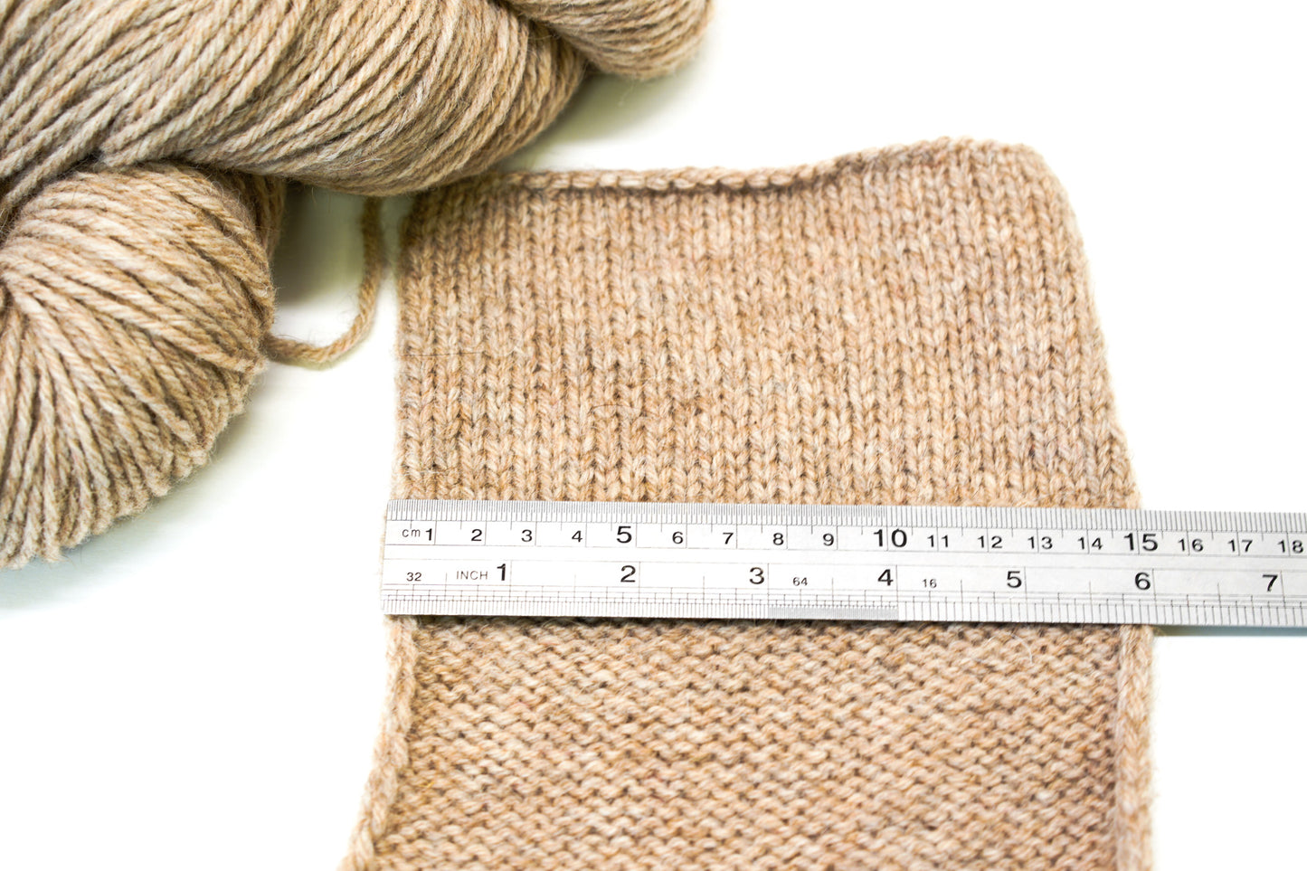 Camel, alpaca and wool blend yarn for hand knittting 100g./ 210m