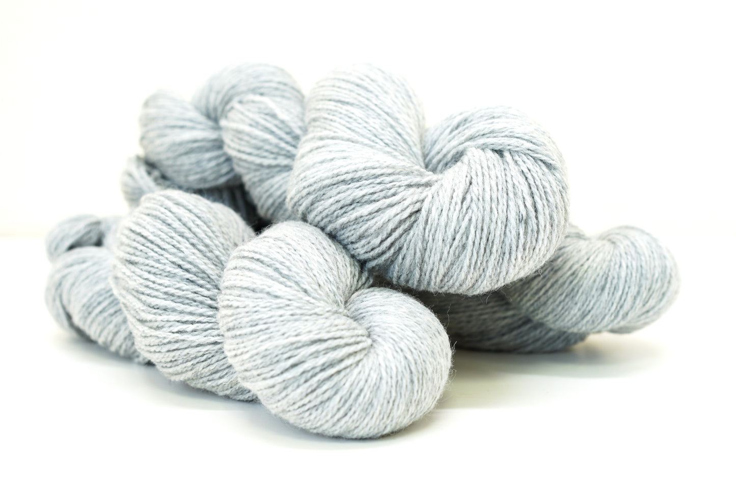 Light grey New Zealand lace wool yarn - 202