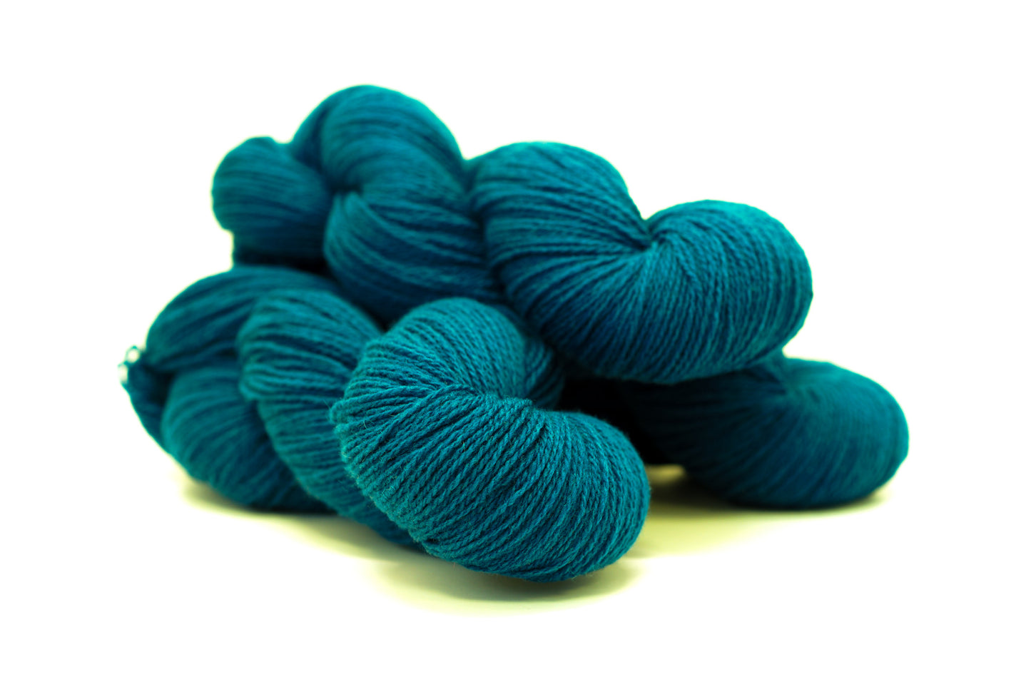 Merino wool yarn samples card in 32 colors