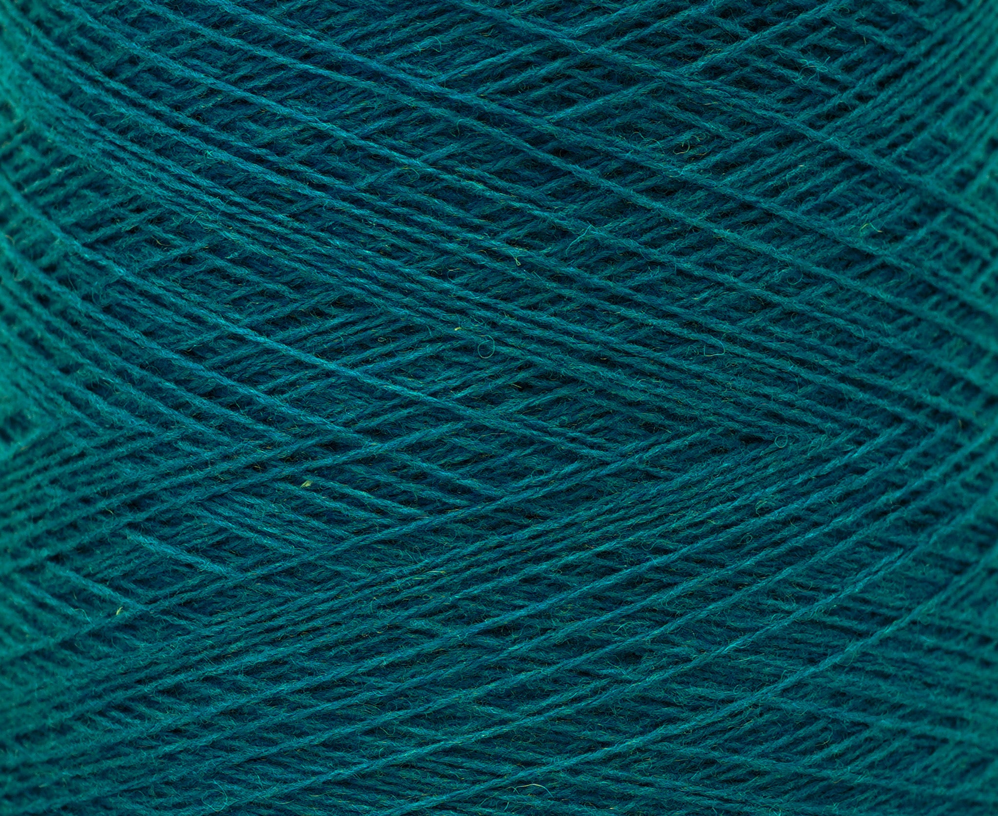 Emerald blue soft merino wool in cone - 900g / 31,7oz.