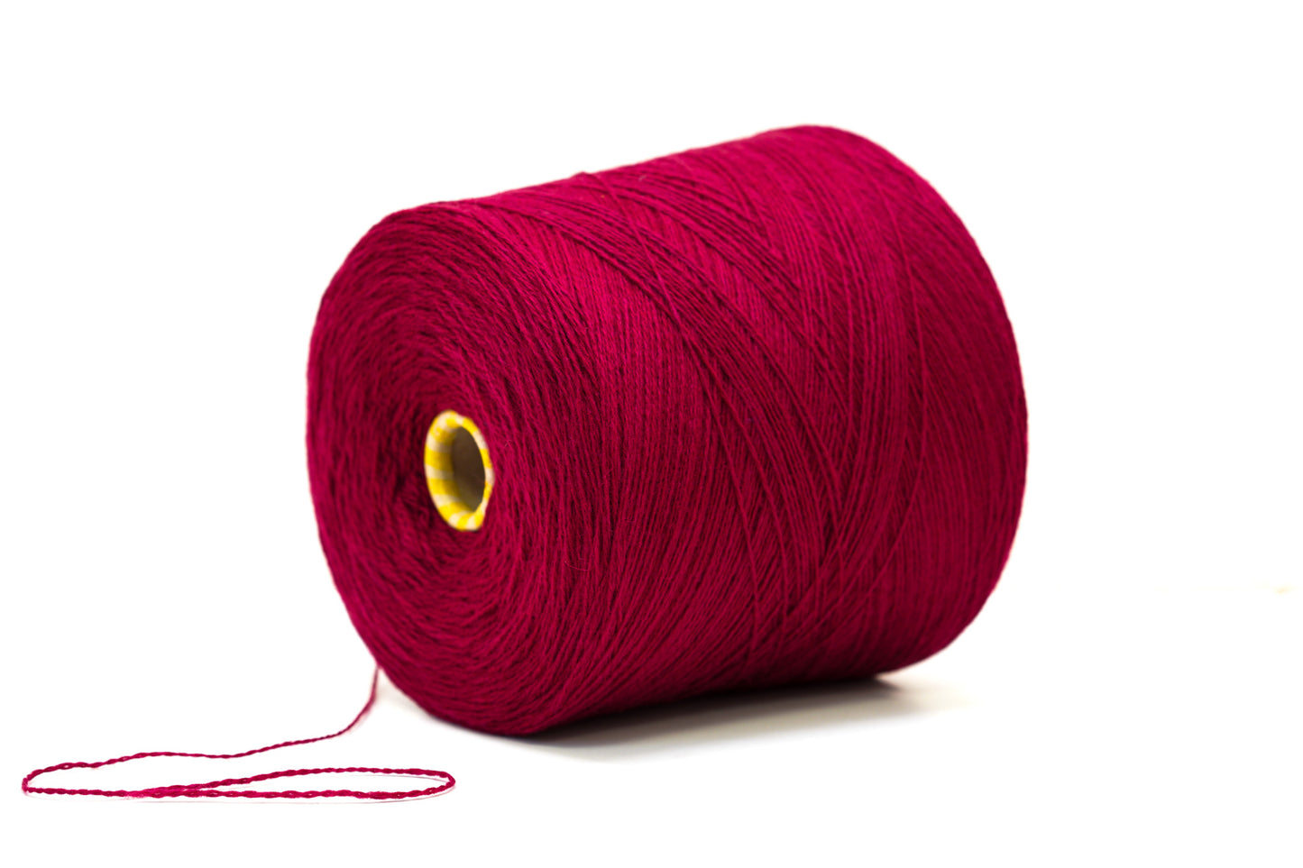 Red wine soft merino wool in cone - 900g / 31,7oz.