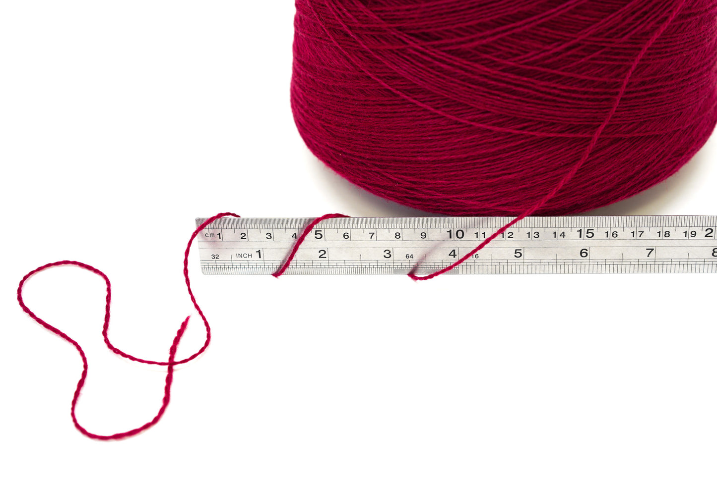 Red wine soft merino wool in cone - 900g / 31,7oz.