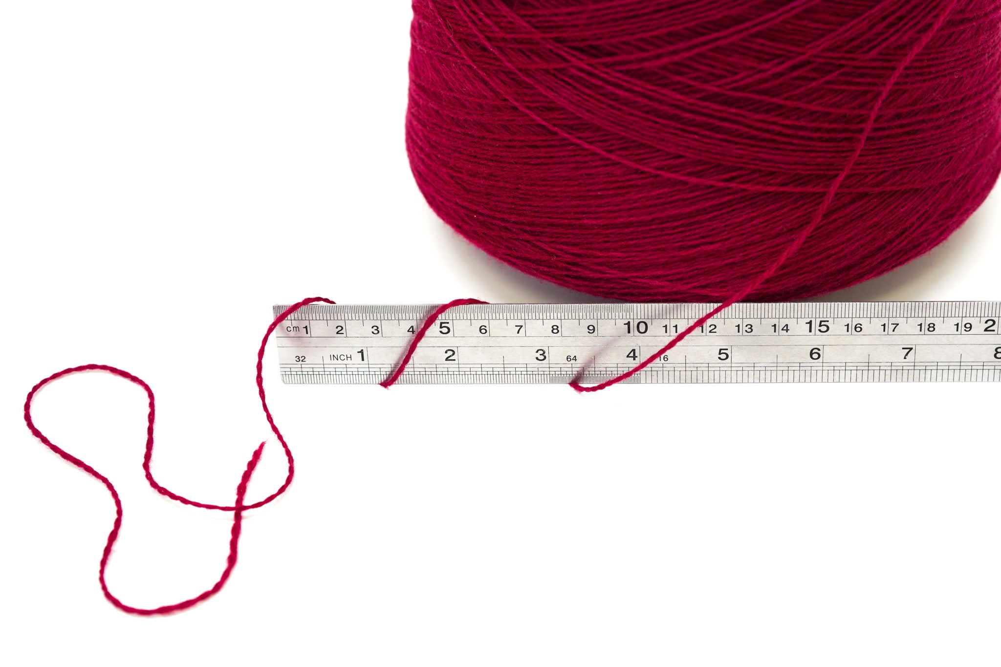 Red wine soft merino wool in cone - 900g / 31,7oz.