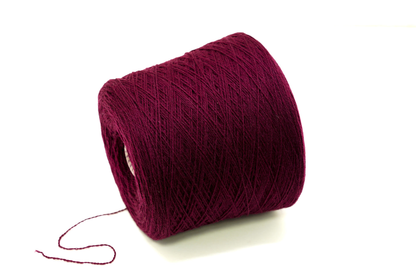 Burgundy red soft merino wool in cone - 900g / 31,7oz.