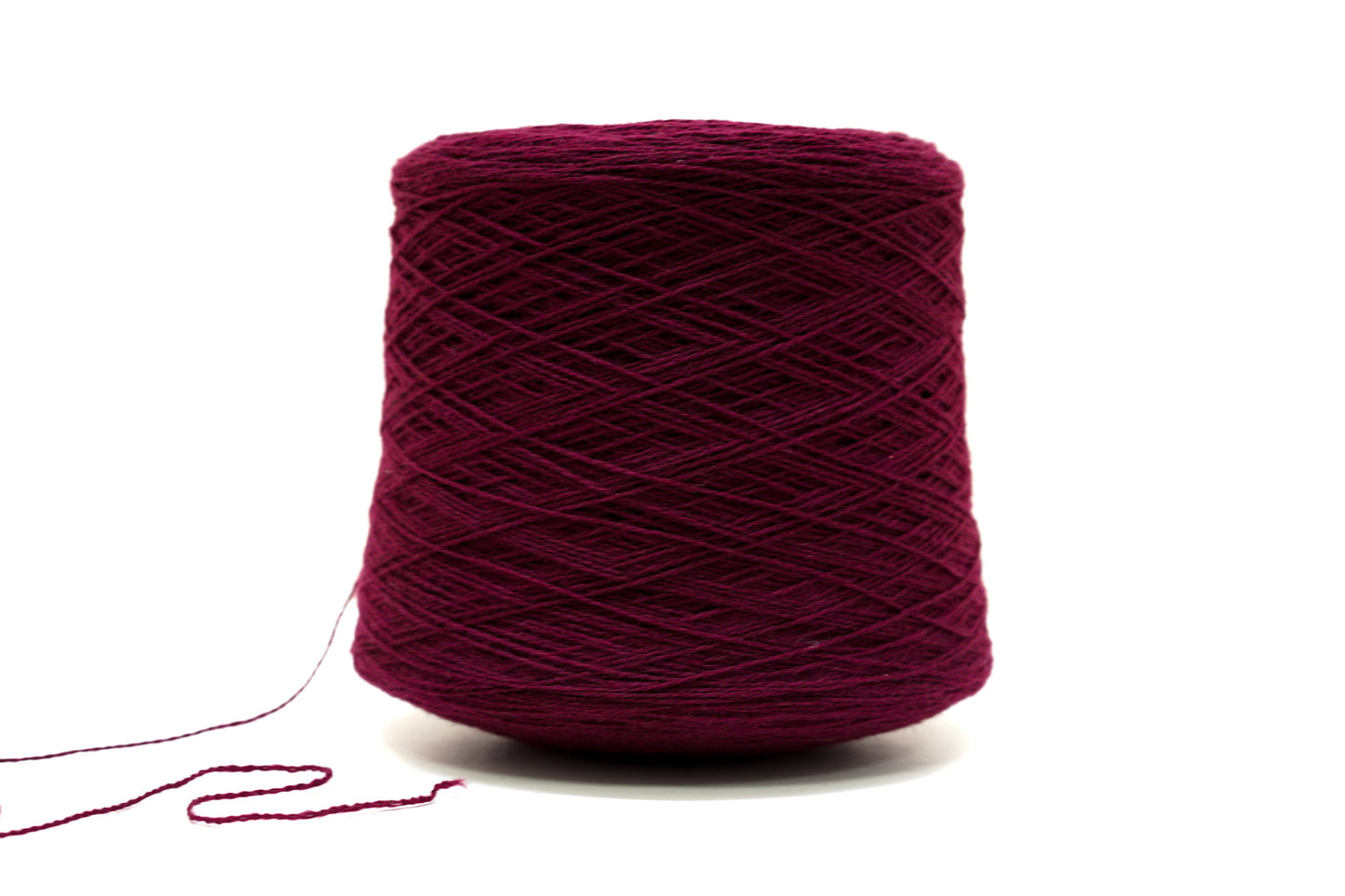 Burgundy red soft merino wool in cone - 900g / 31,7oz.