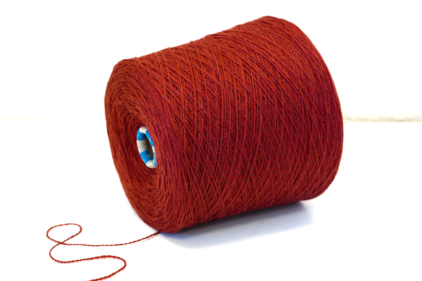 Burnt brick soft merino wool in cone - 900g / 31,7oz.