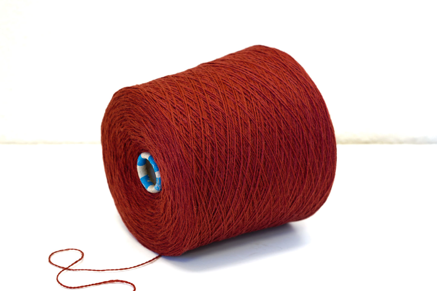 Burnt brick soft merino wool in cone - 900g / 31,7oz.