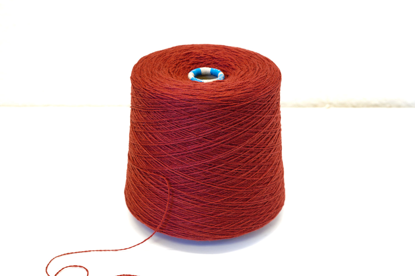 Burnt brick soft merino wool in cone - 900g / 31,7oz.