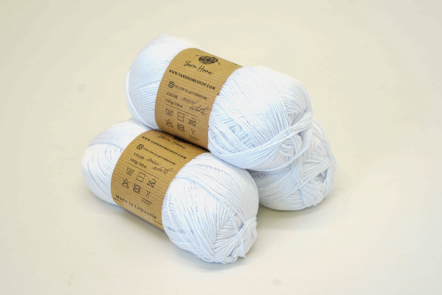Snow White bamboo yarn - 100g/3,5oz.