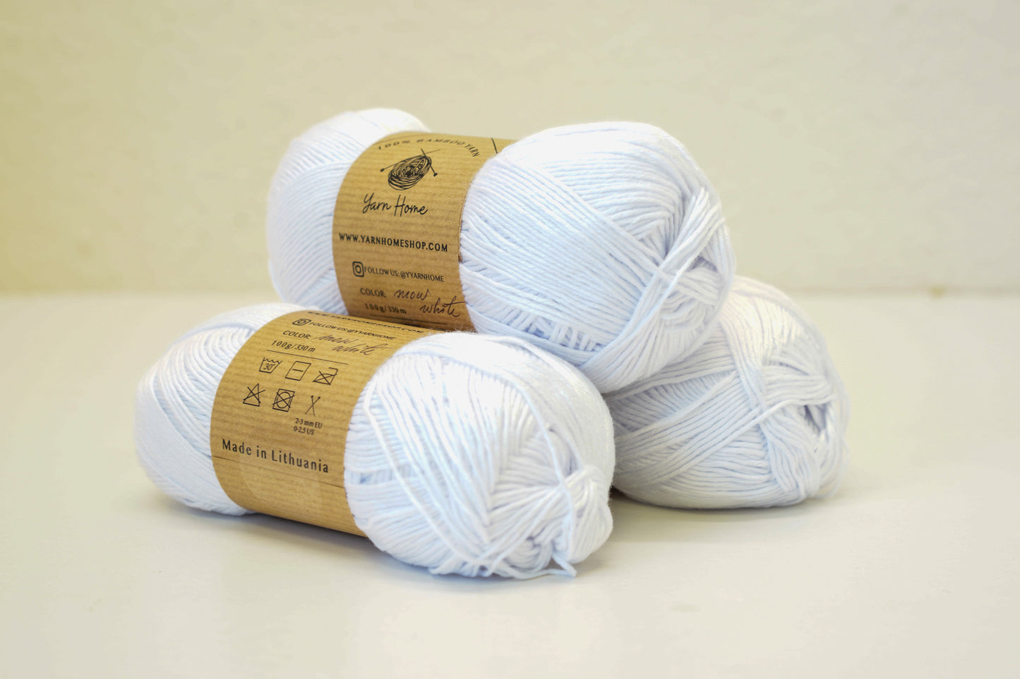 Snow White bamboo yarn - 100g/3,5oz.
