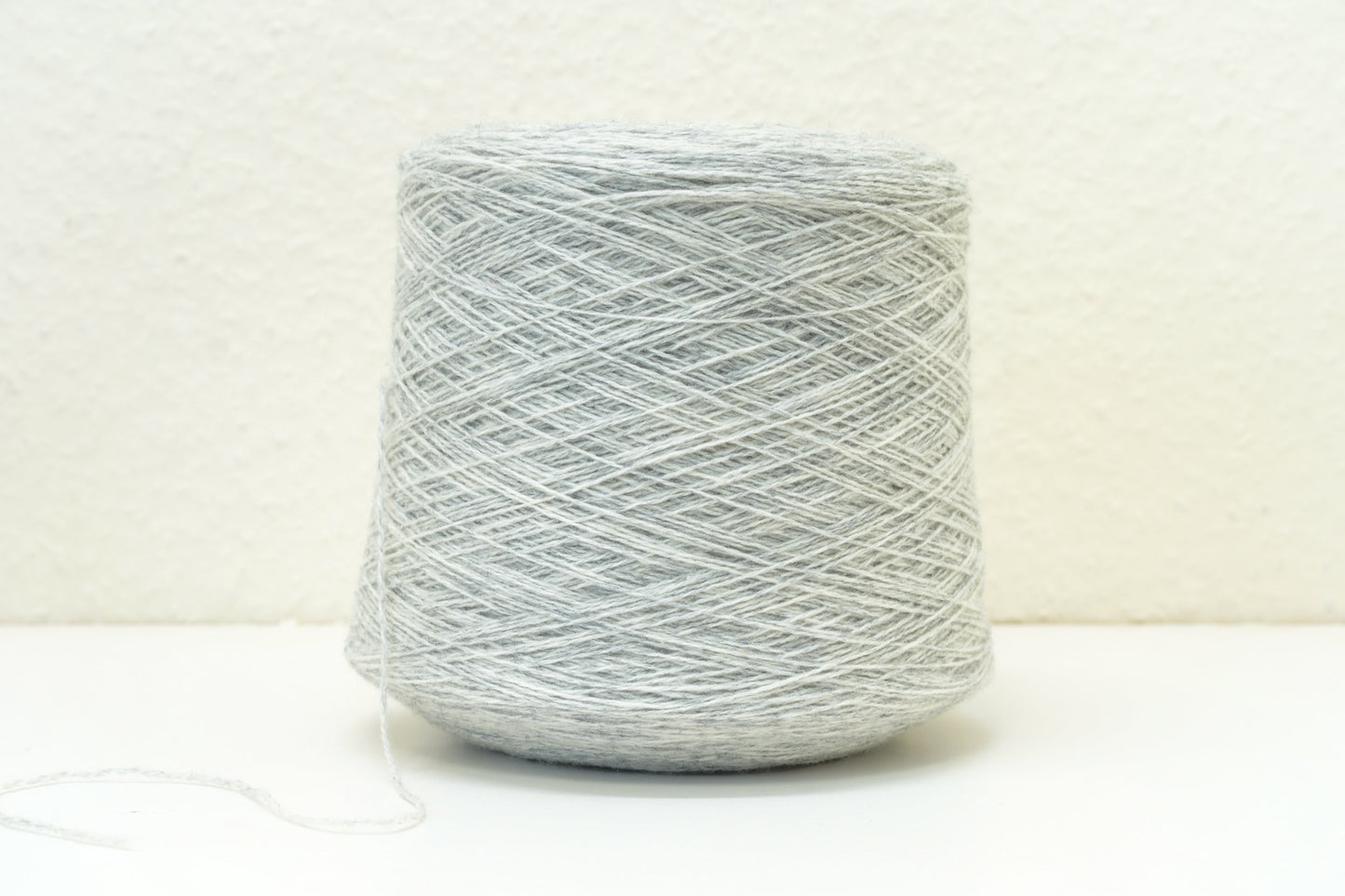 Light Grey soft merino wool in cone - 900g / 31,7oz.