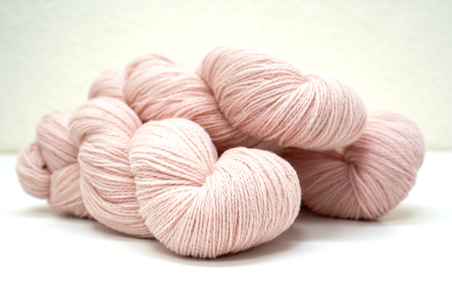 Merino wool yarn samples card in 32 colors