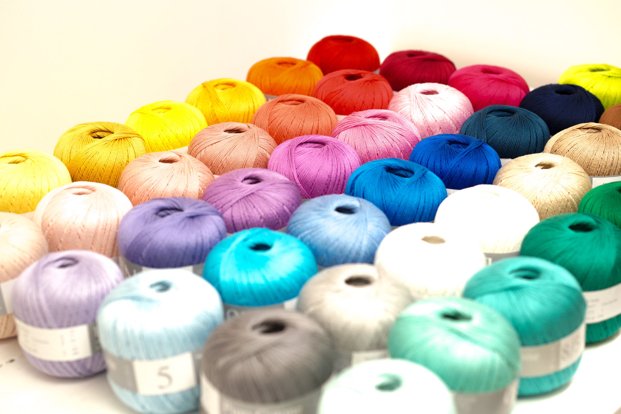 100% mercerised cotton 100g/272m - 46 colors