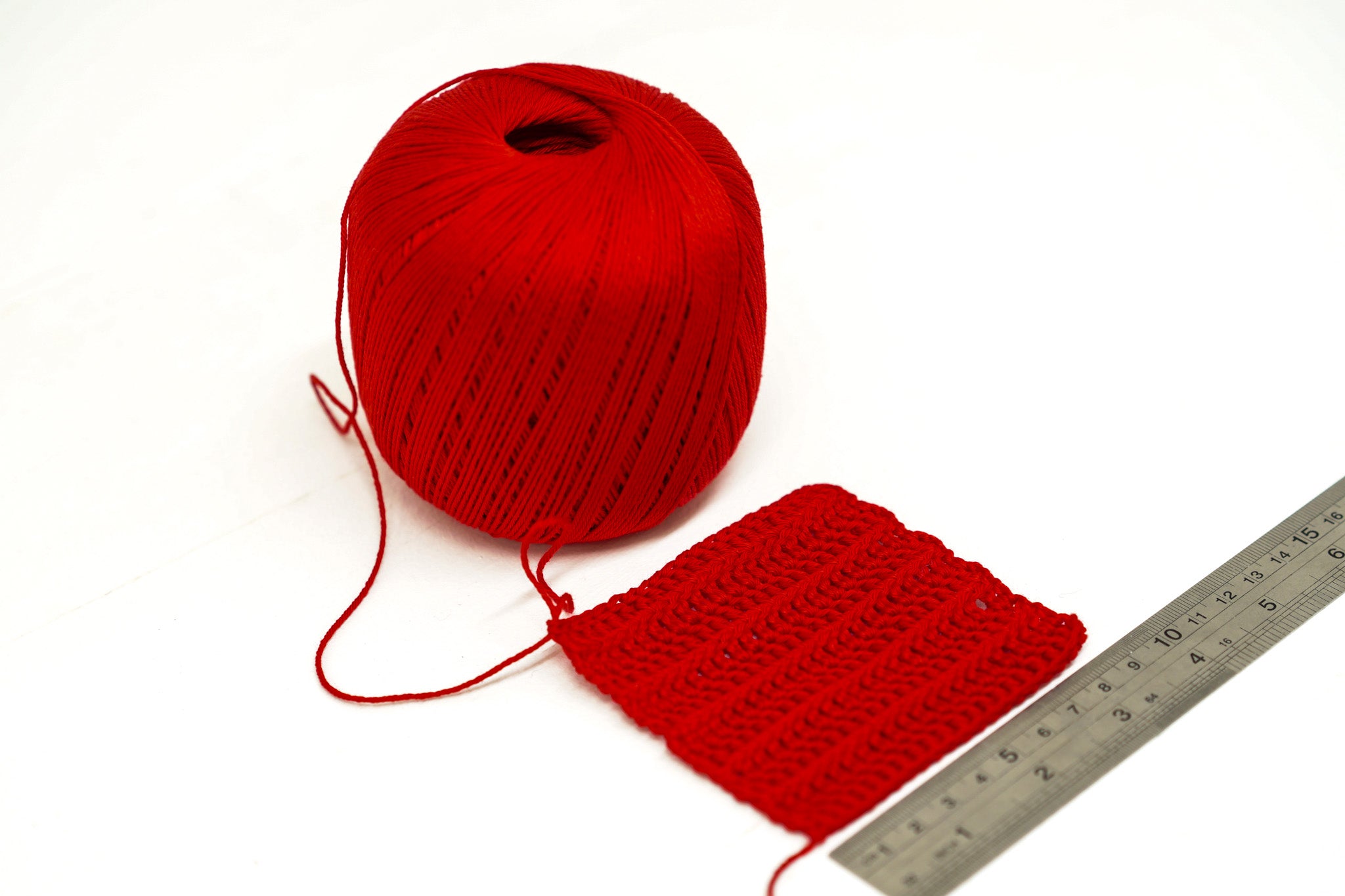 100% mercerised cotton 100g/272m - 46 colors