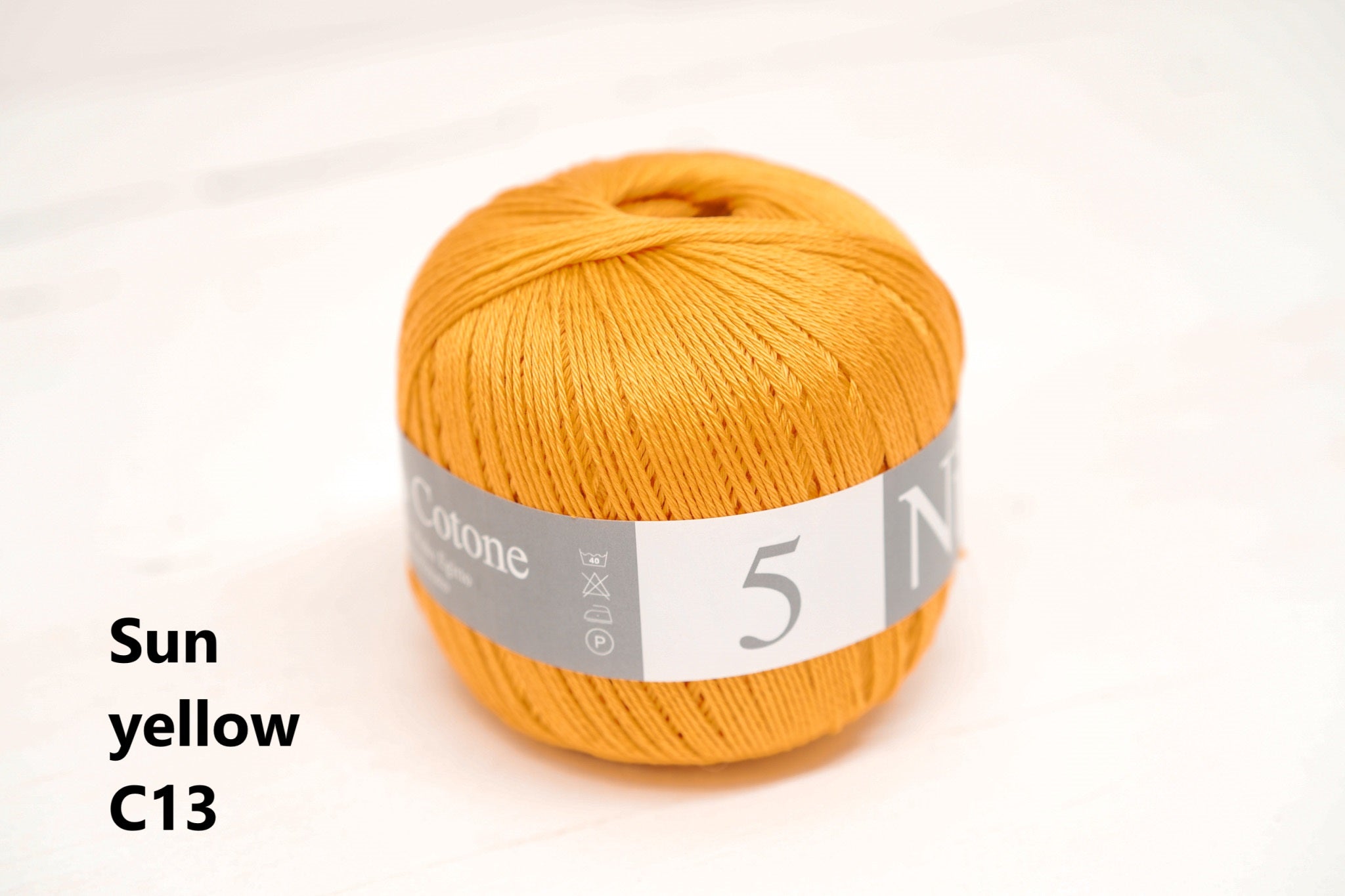 100% mercerised cotton 100g/272m - 46 colors