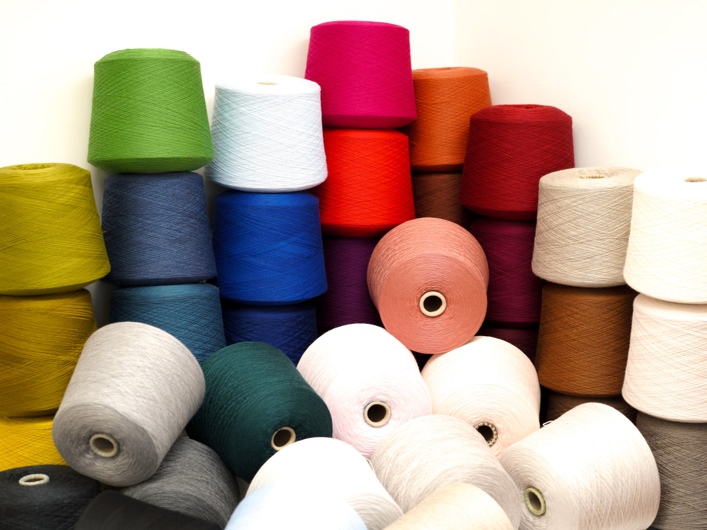 White - Lana Gatto - 100% Extra Fine Merino Wool - 100g/3.5oz