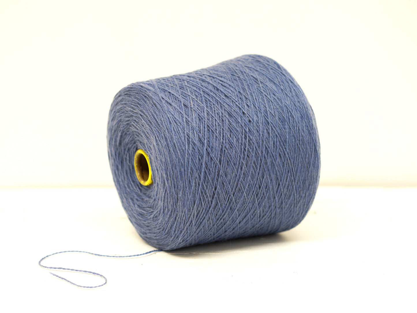 Steel blue soft merino wool in cone - 900g / 31,7oz.