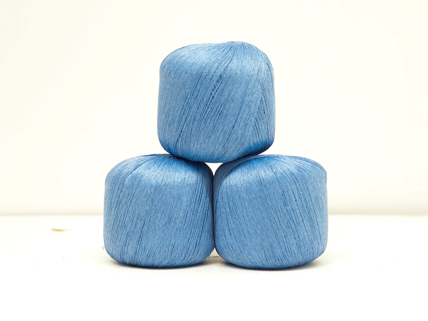 100% linen yarn in steel blue color 100g/600m.