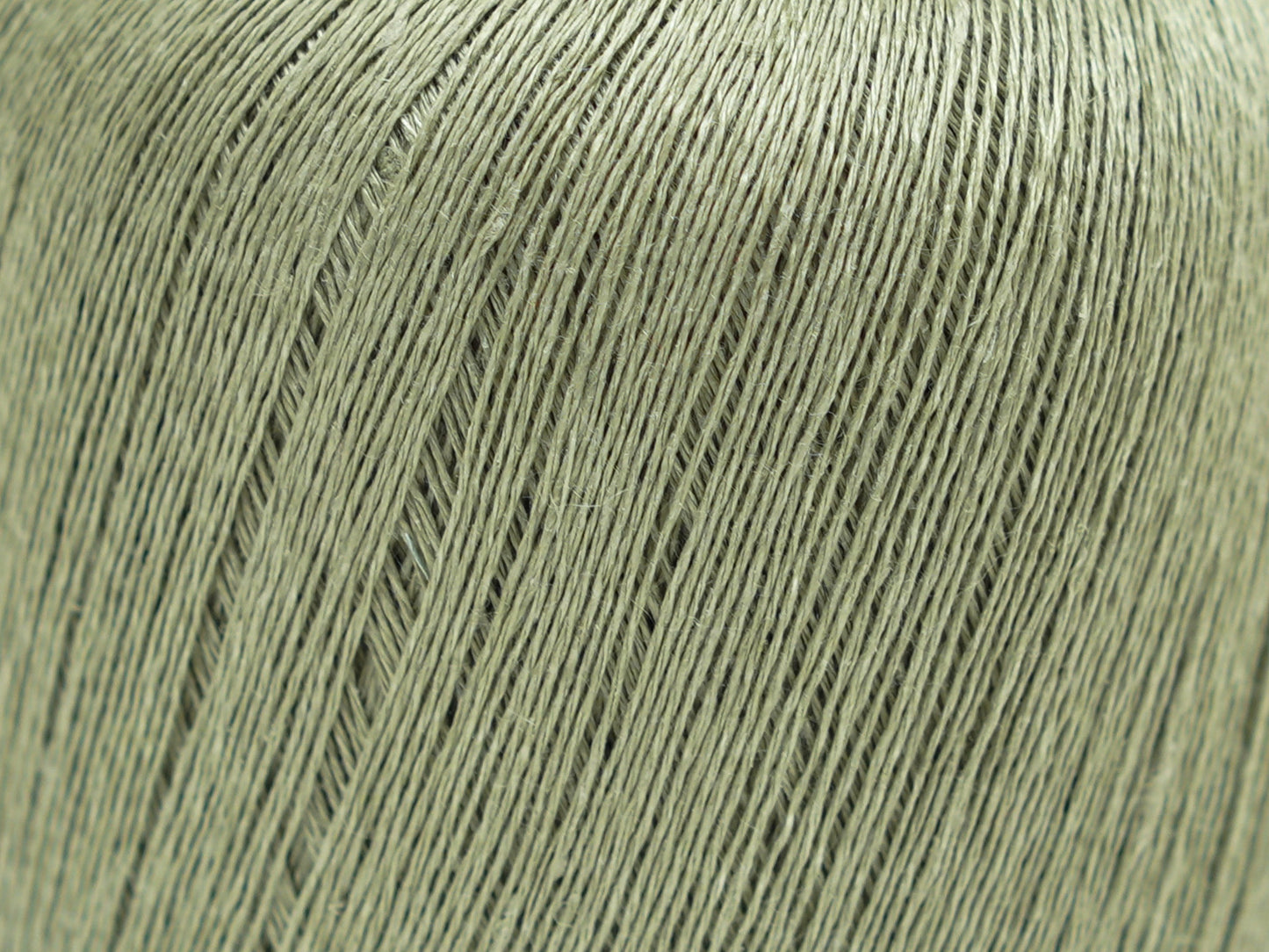 Linen yarn in military green color