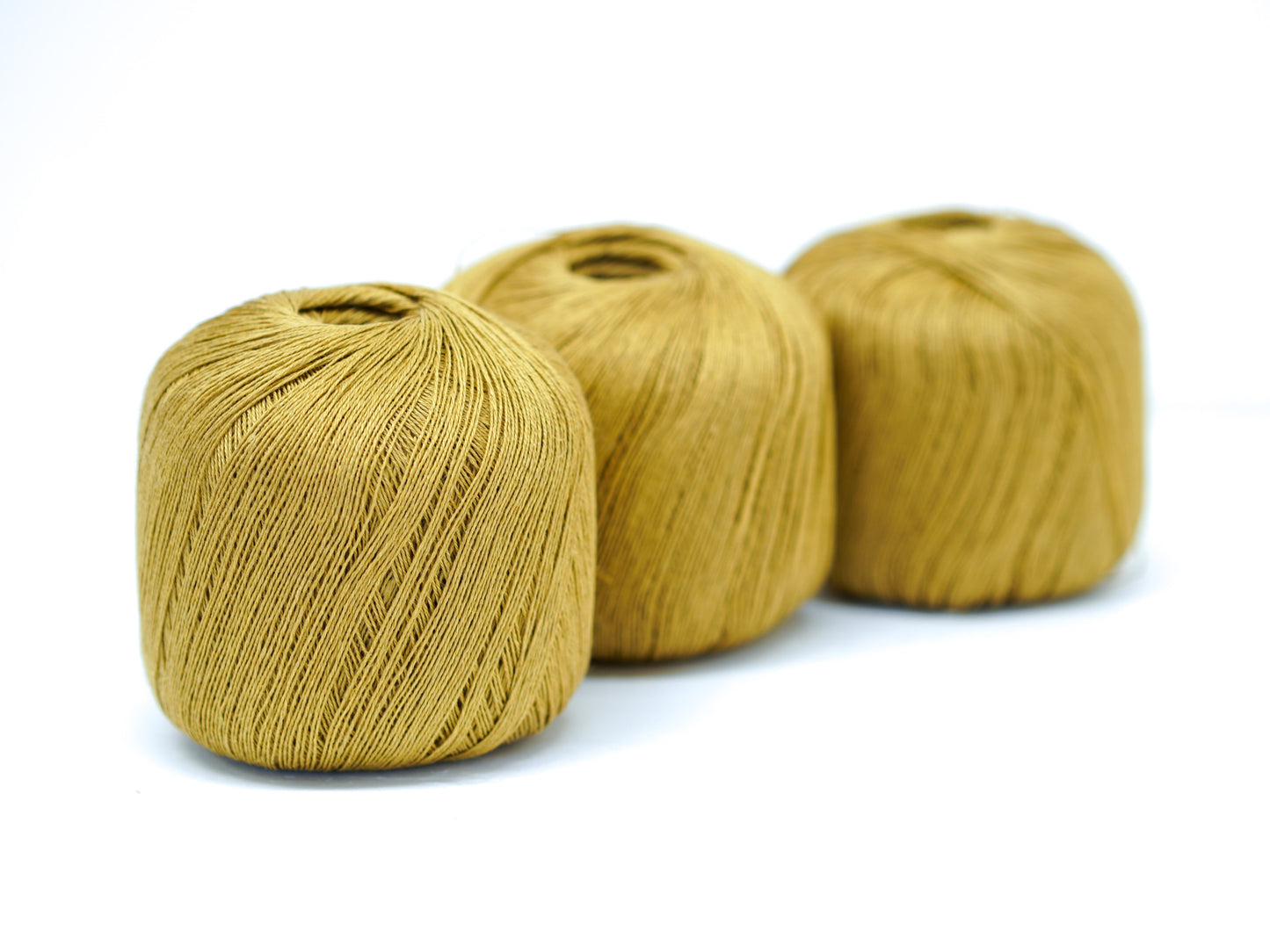 100% linen yarn in mustard yellow 100g/600 m