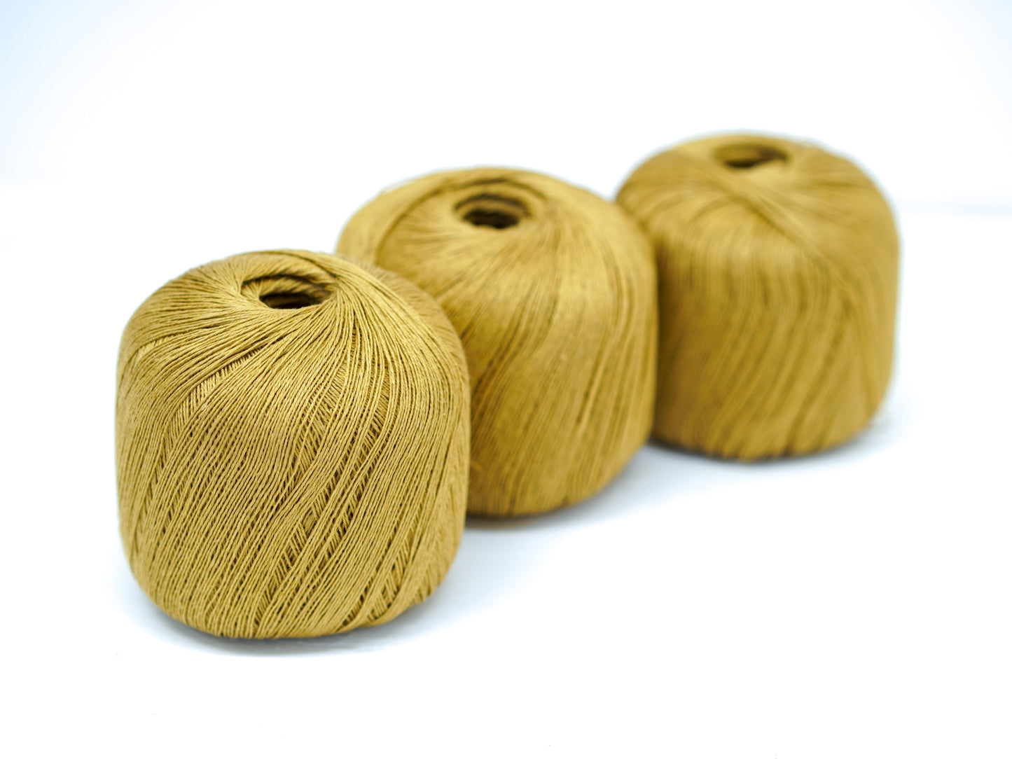 100% linen yarn in mustard yellow 100g/600 m