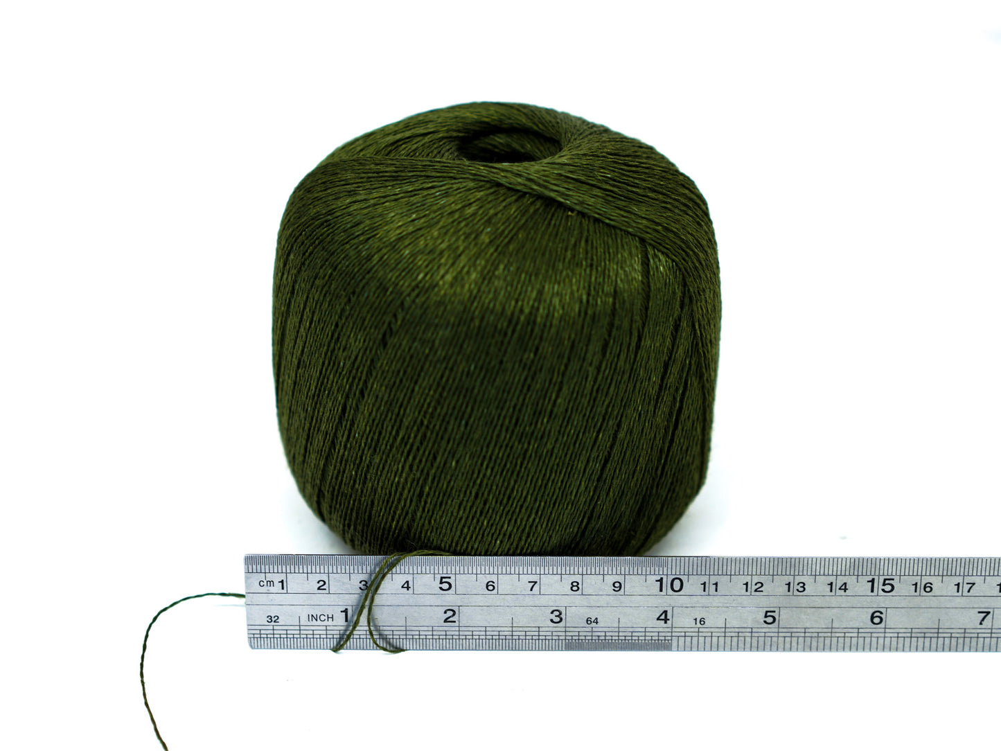 100% linen yarn in deep green mélange color 100g/475m