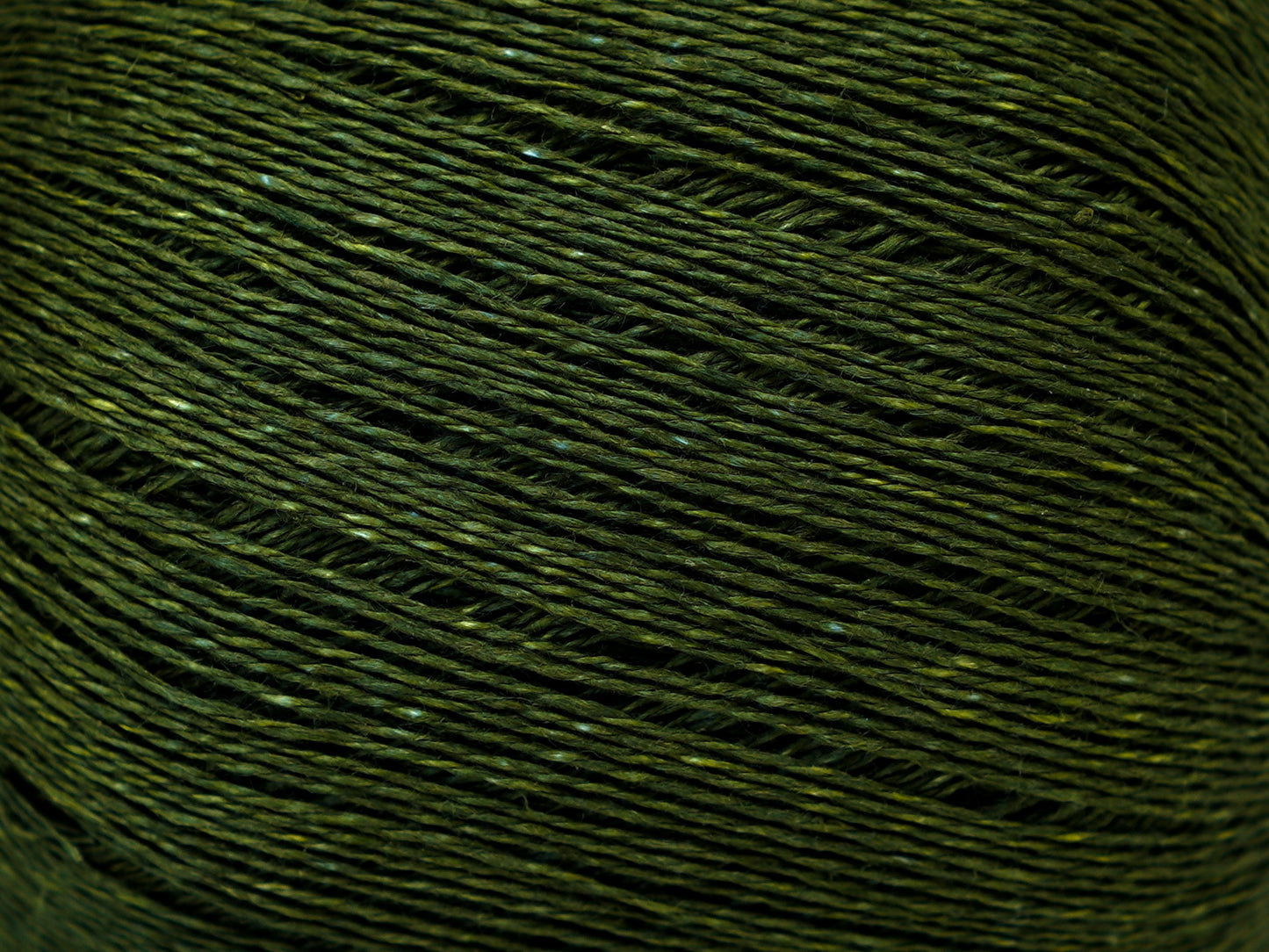 100% linen yarn in deep green mélange color 100g/475m
