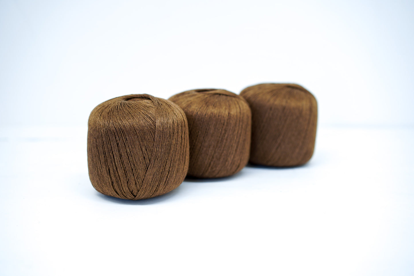 100% linen yarn in Brown color 100g/480 m