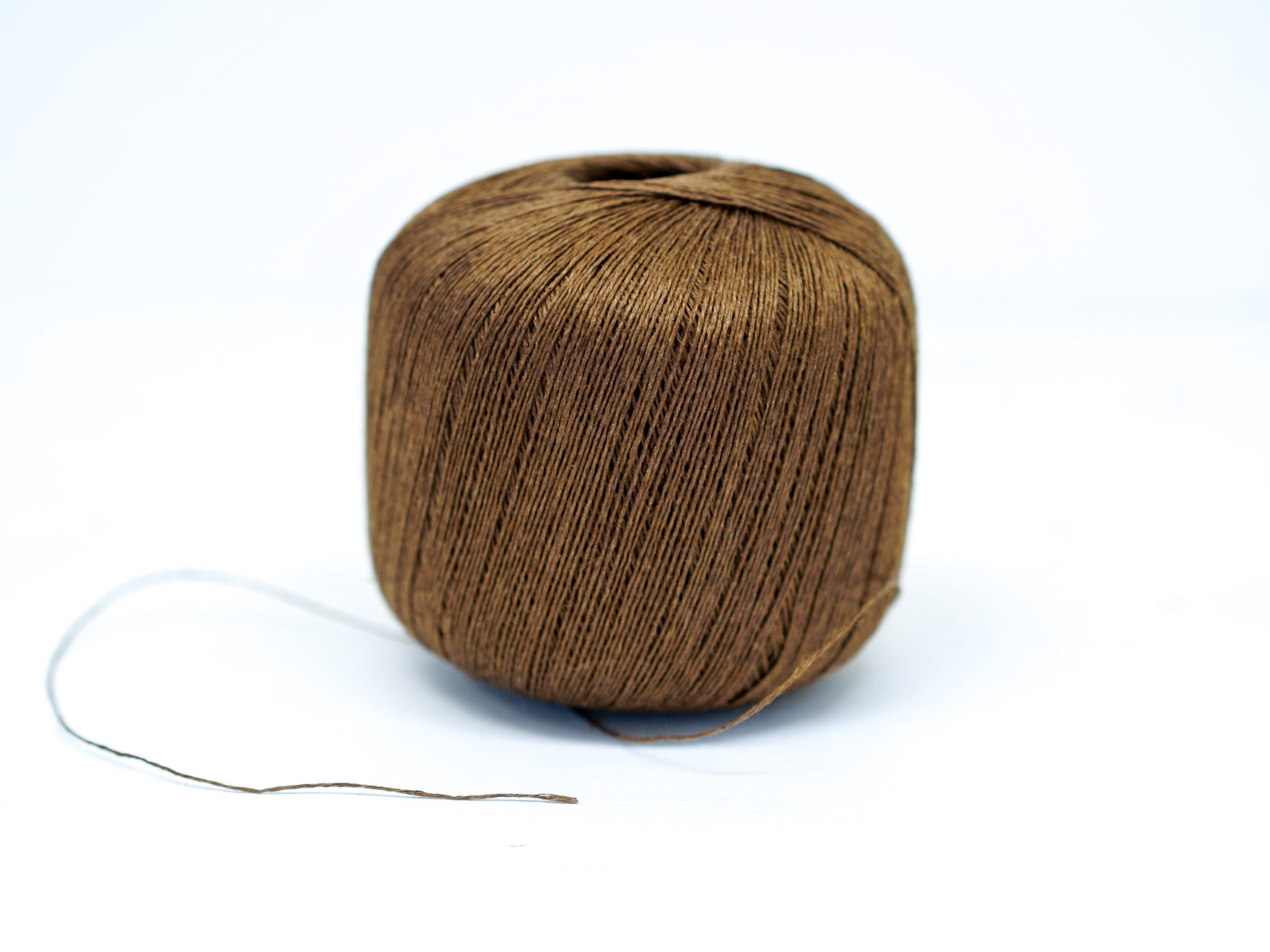 100% linen yarn in Brown color 100g/480 m