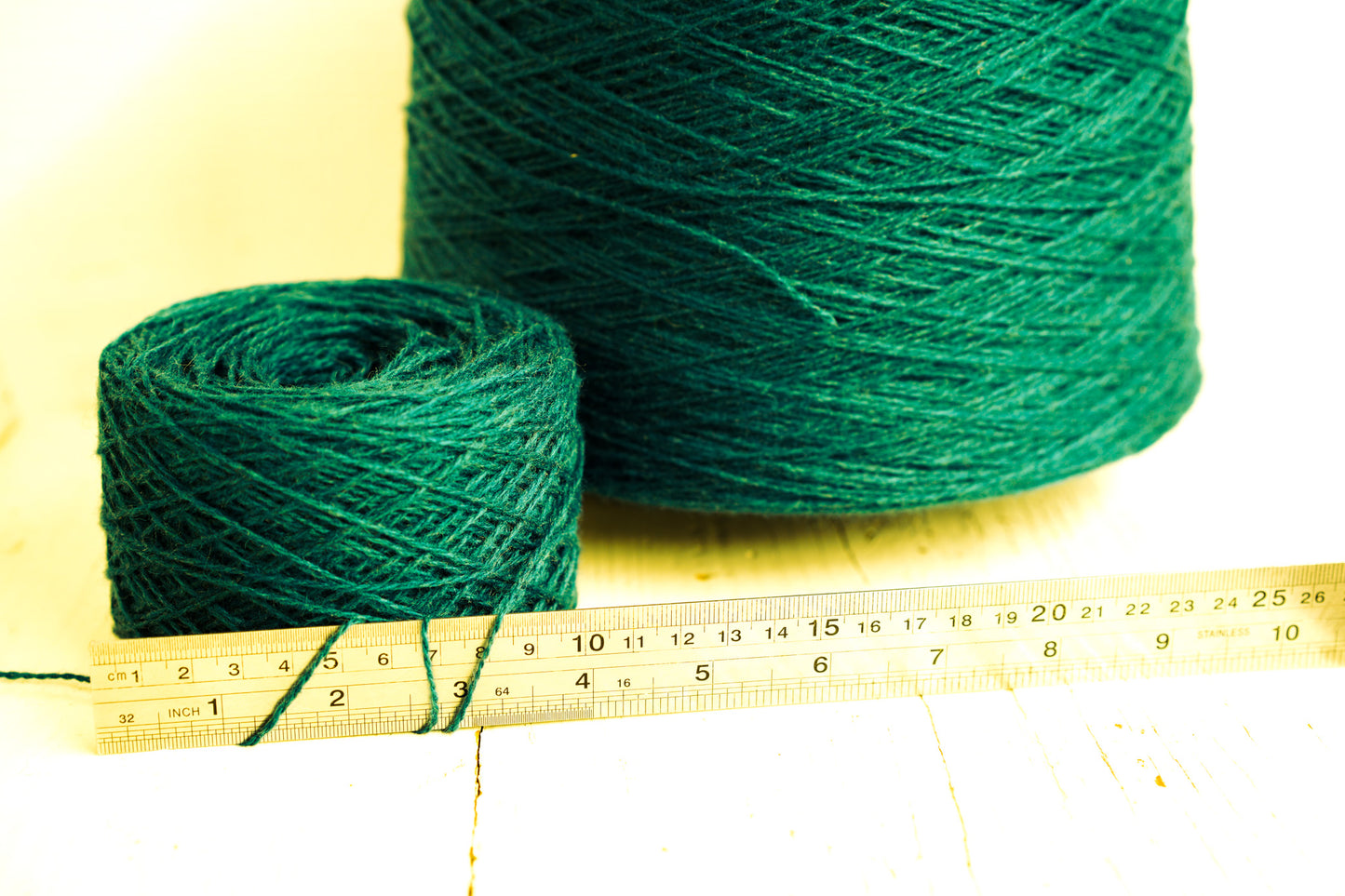 Emerald green New Zealand fingering wool - 380