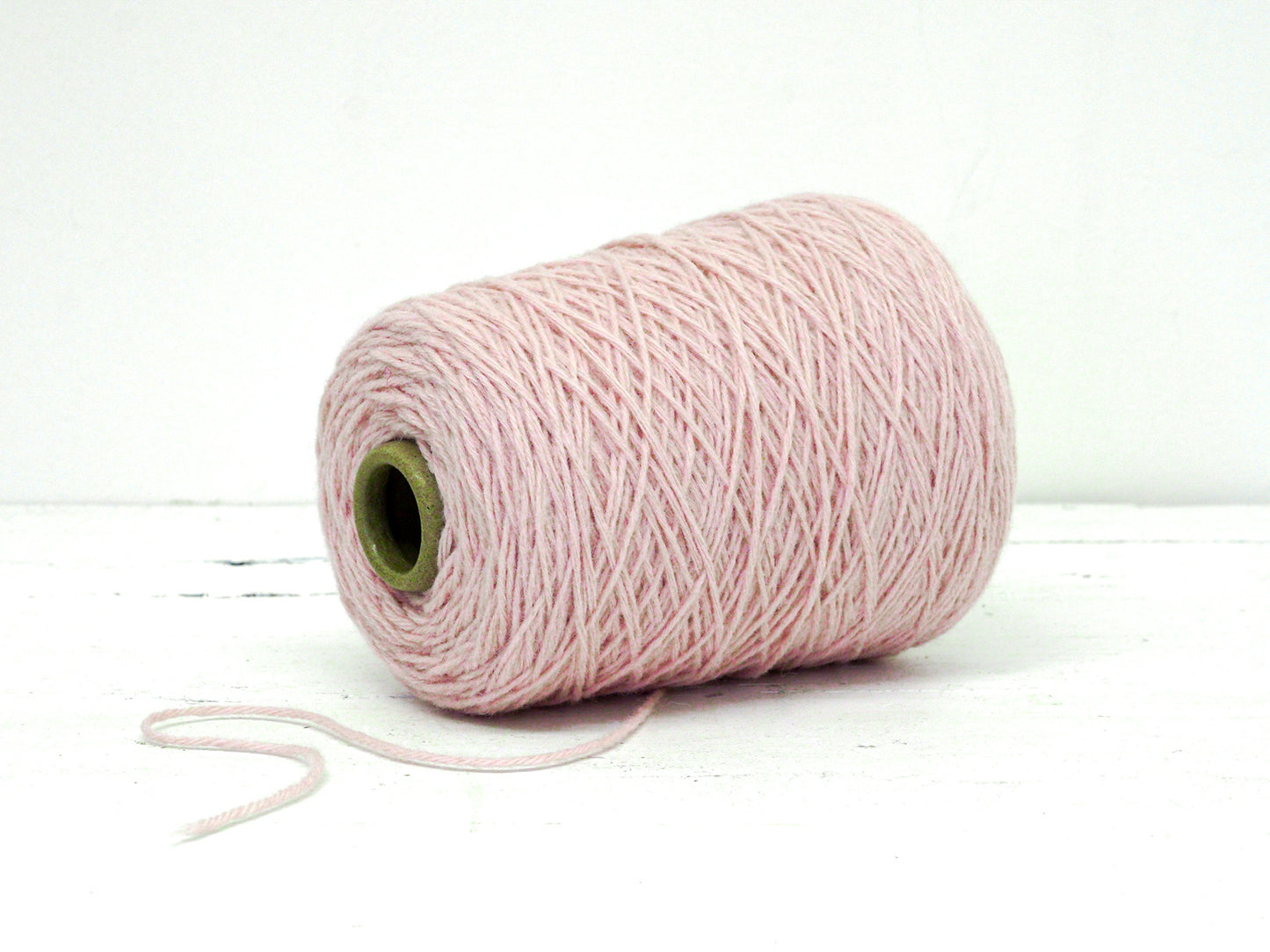 Lightest pink rose, 100% wool yarn for tufting gun - 505