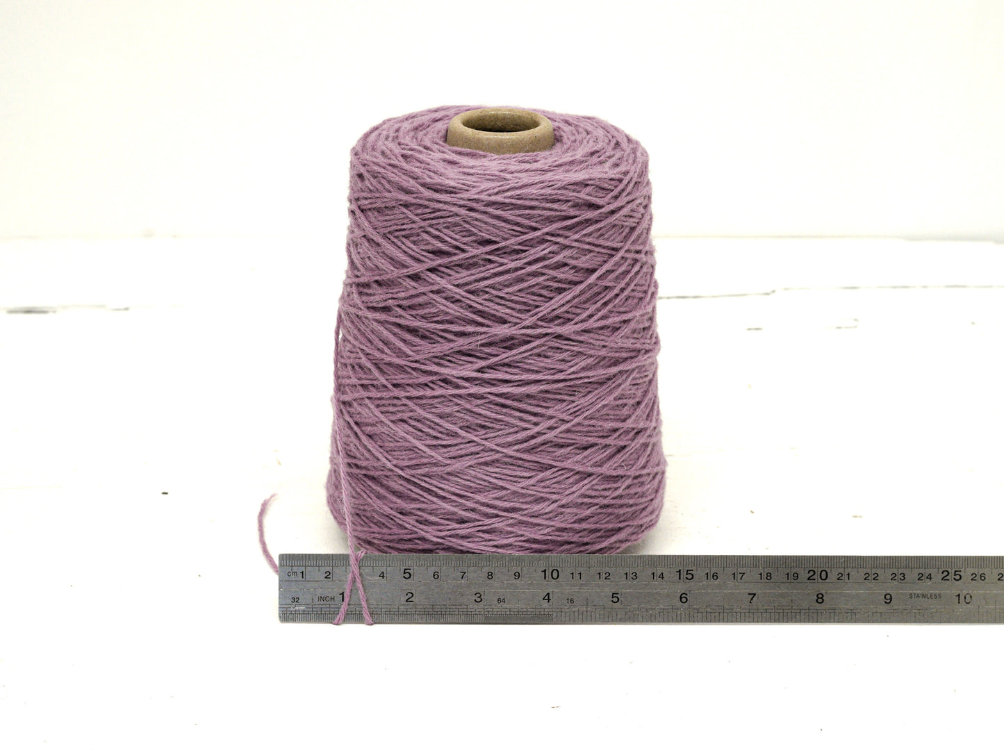 Dark lilac 100% wool yarn for tufting gun - Color 520