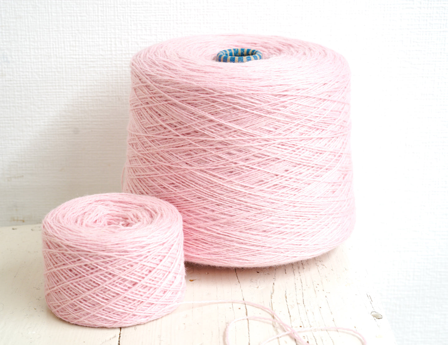 Rose wool in a cone - 507 color
