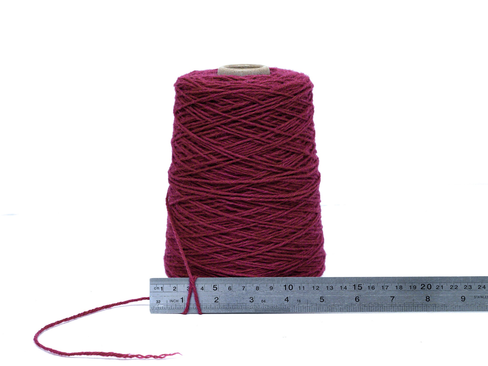 Berry pink Carpet wool in cone - 540