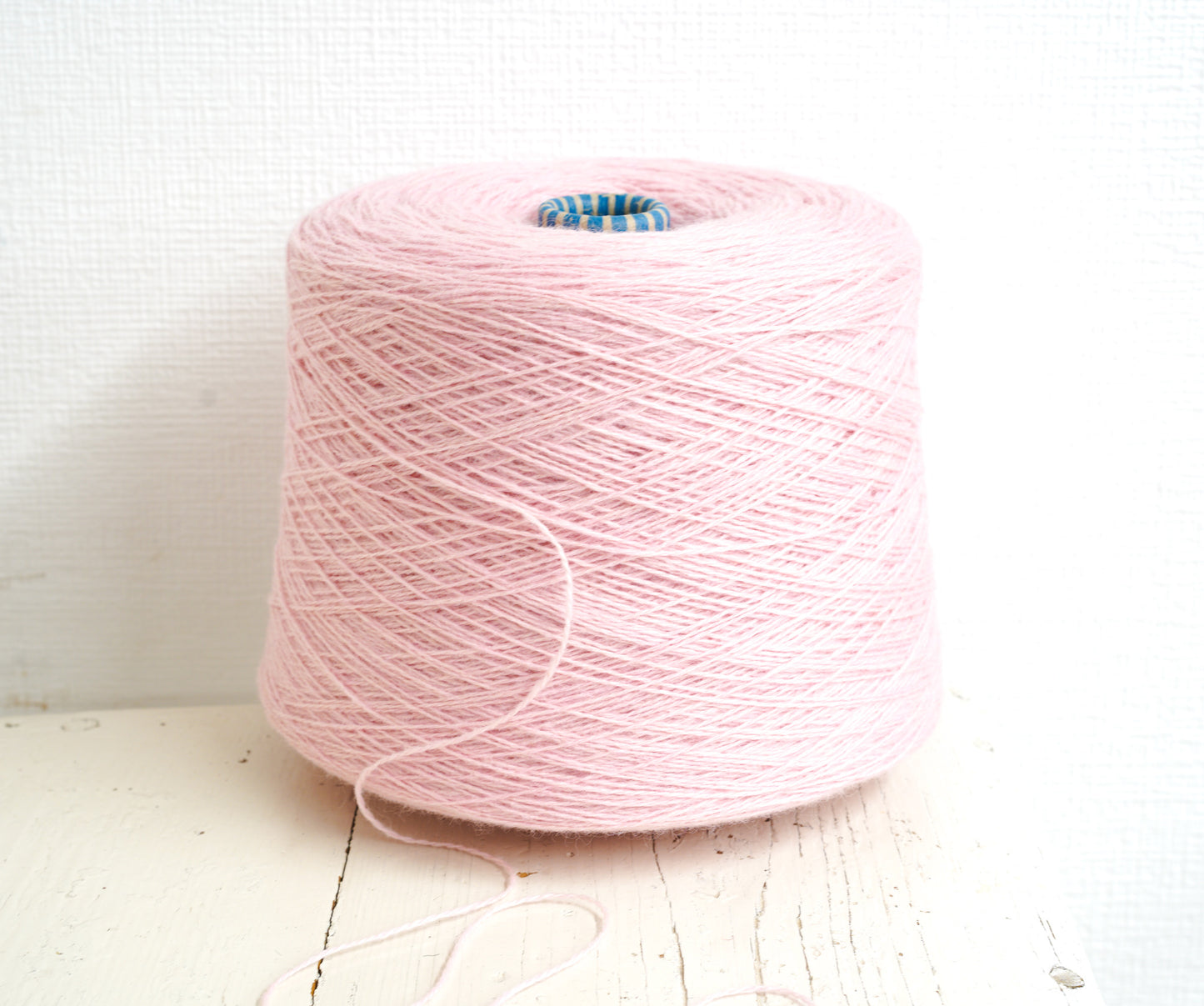 Rose wool in a cone - 507 color