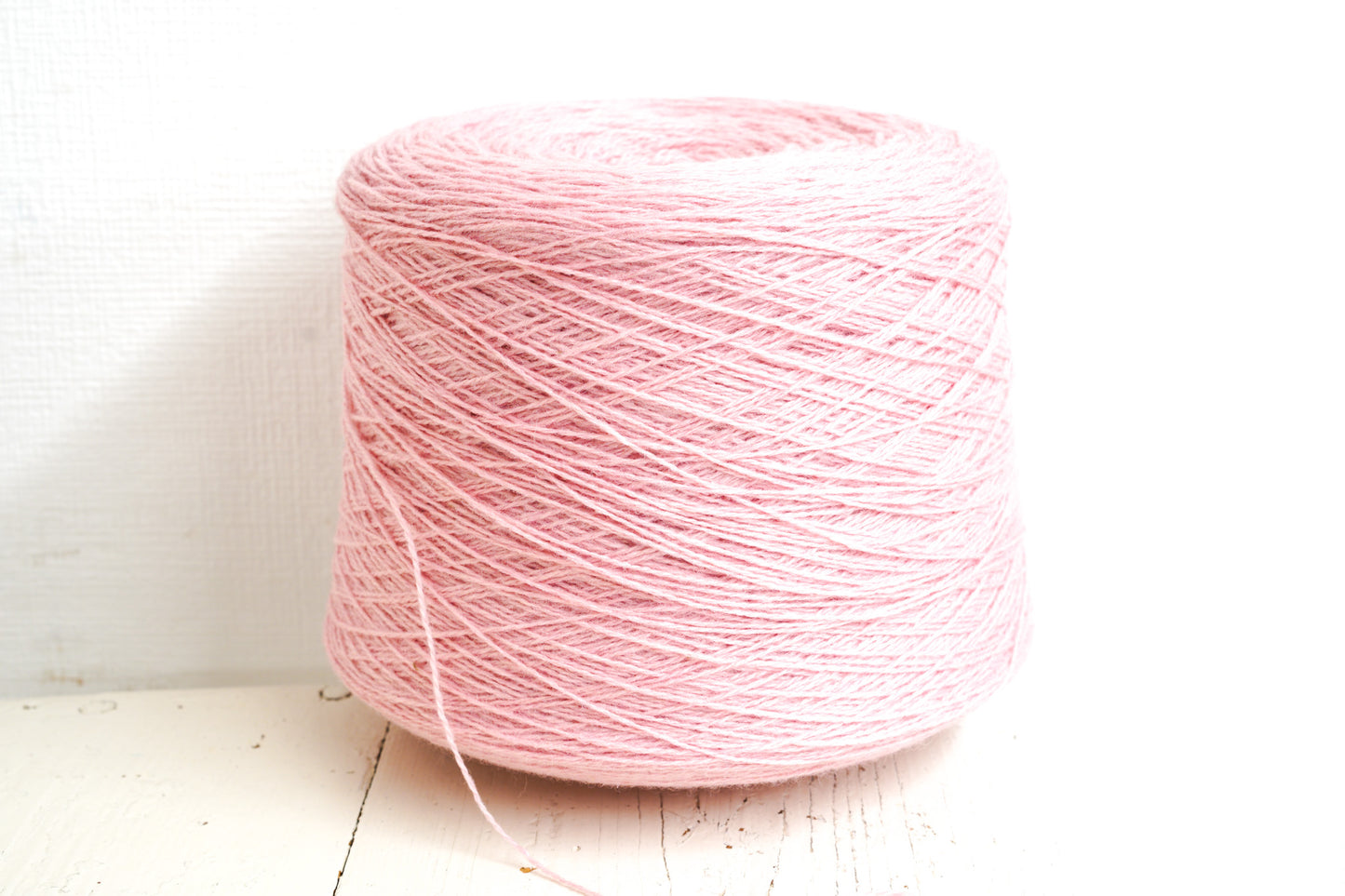 Soft rose wool in a cone - 522 color