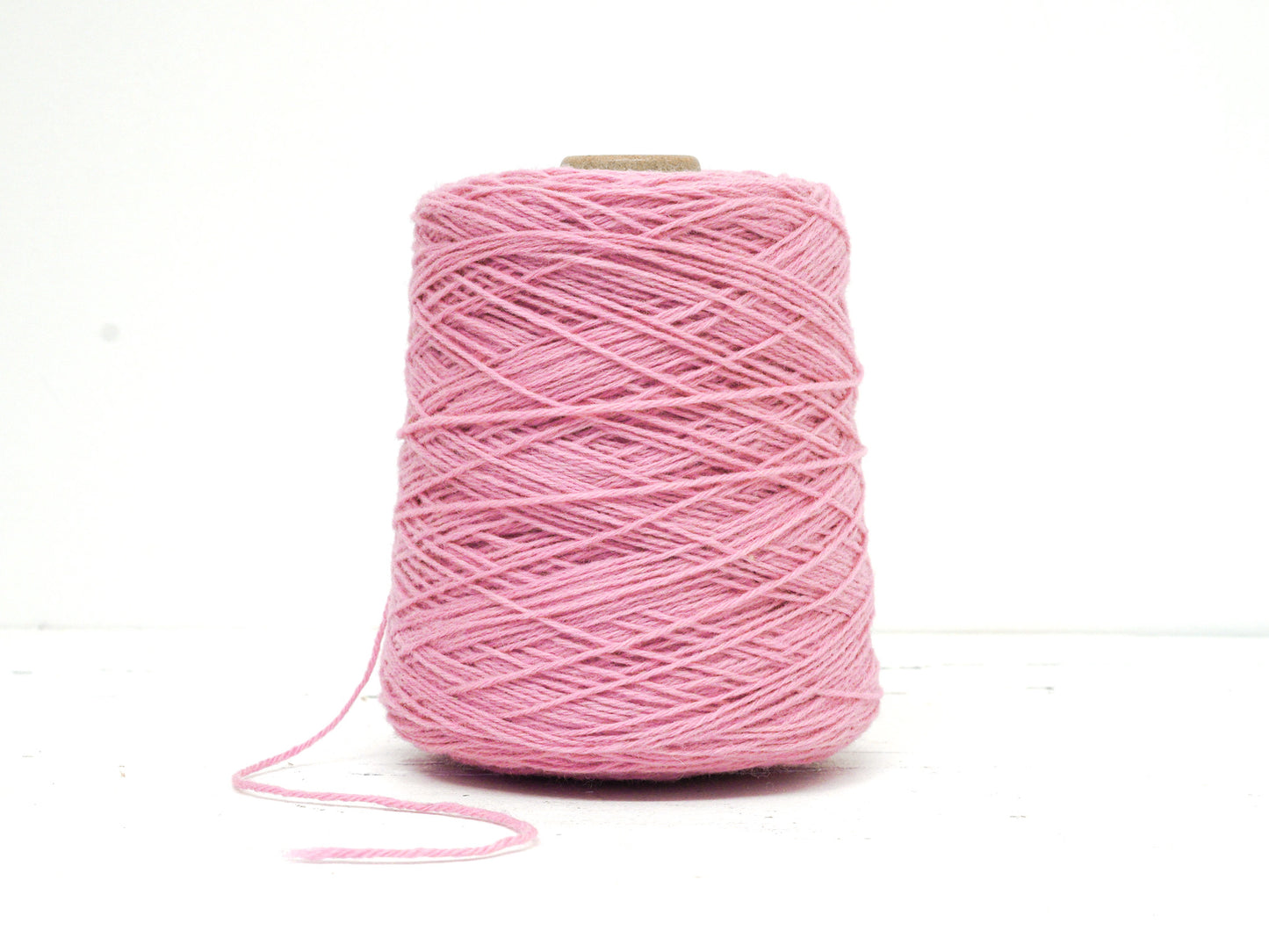 Pink 100% wool yarn for tufting gun - 42