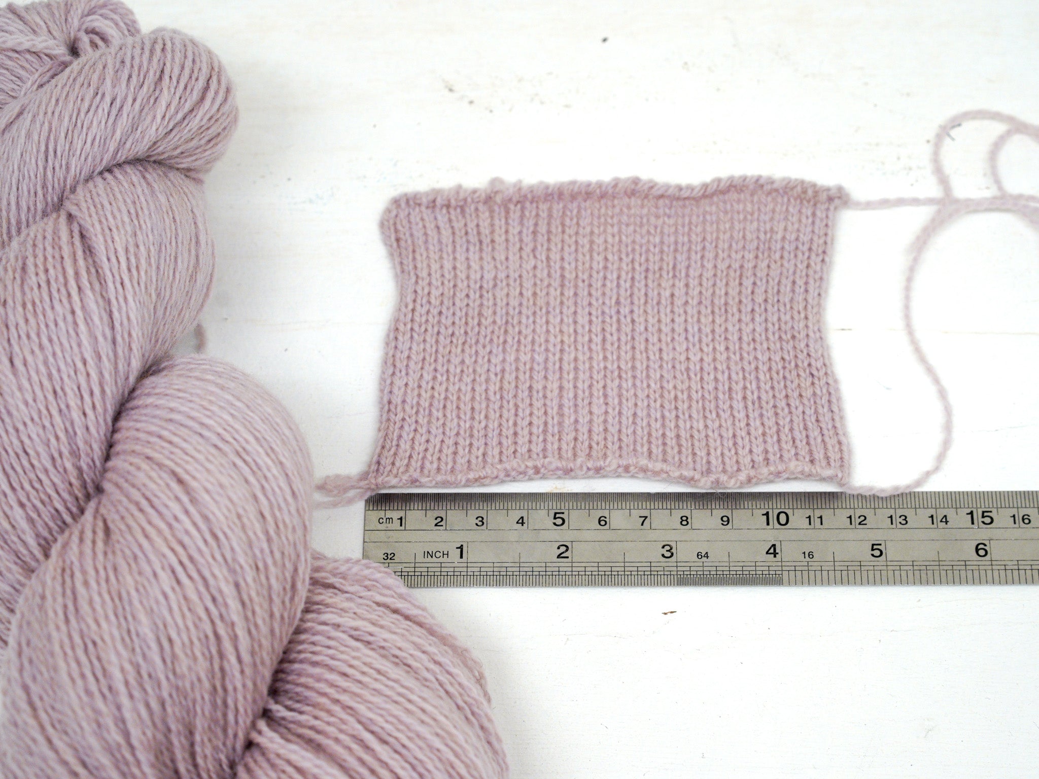 Dusty lilac soft merino wool in cone - 900g / 31,7oz.