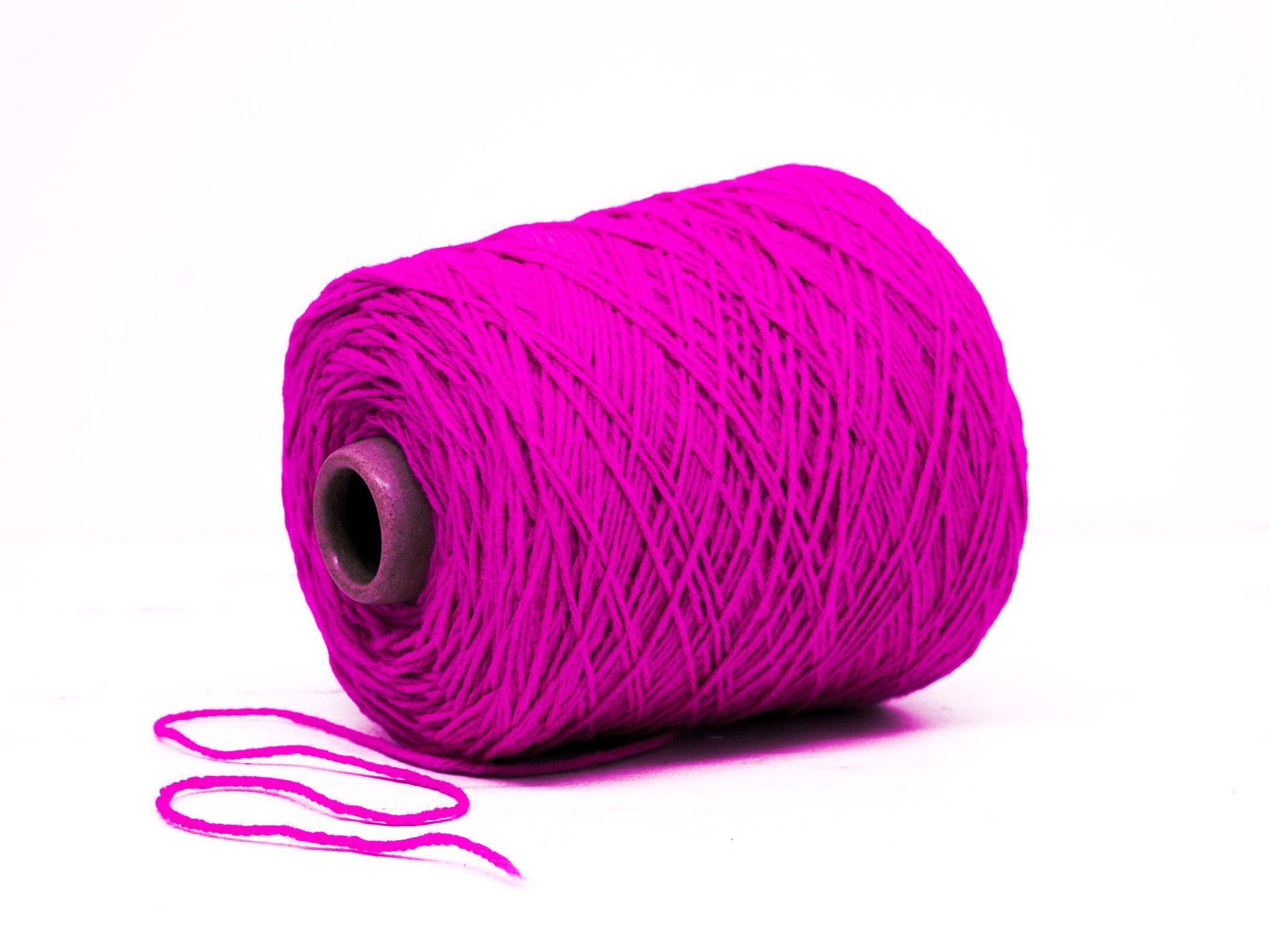 Neon pink wool yarn for tufting - 107 color