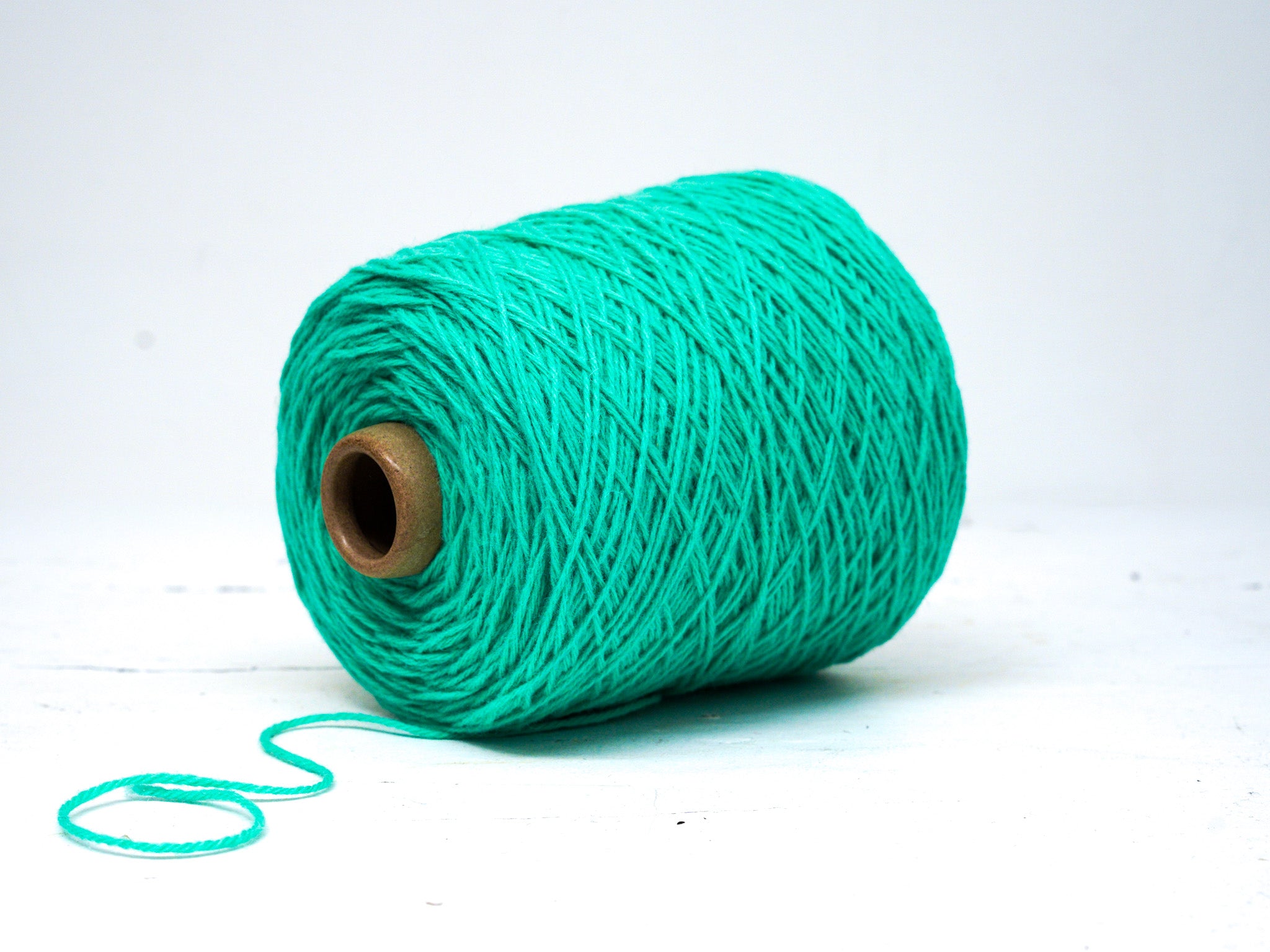 Mint green - Carpet wool in cone - 13 NEW