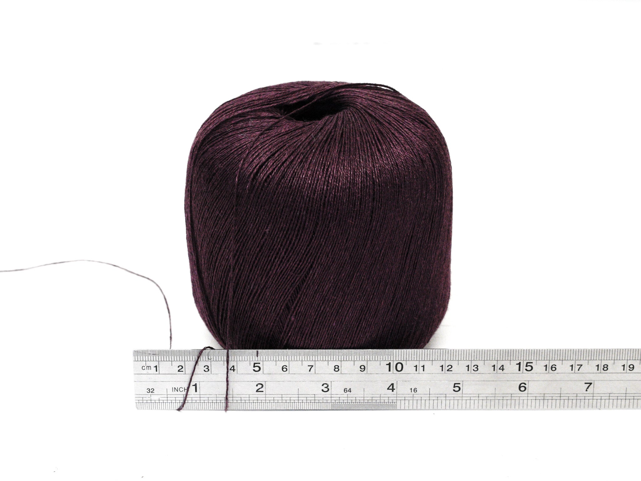 100% linen yarn in eggplant color - 100g/600m