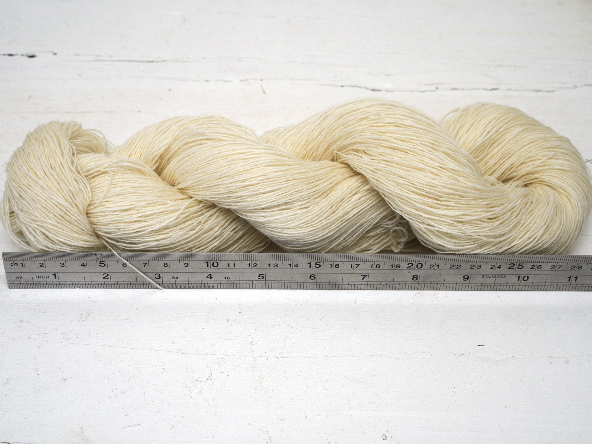 Milk white New Zealand 100% lace un twisted wool 7/1 - 100g/700m