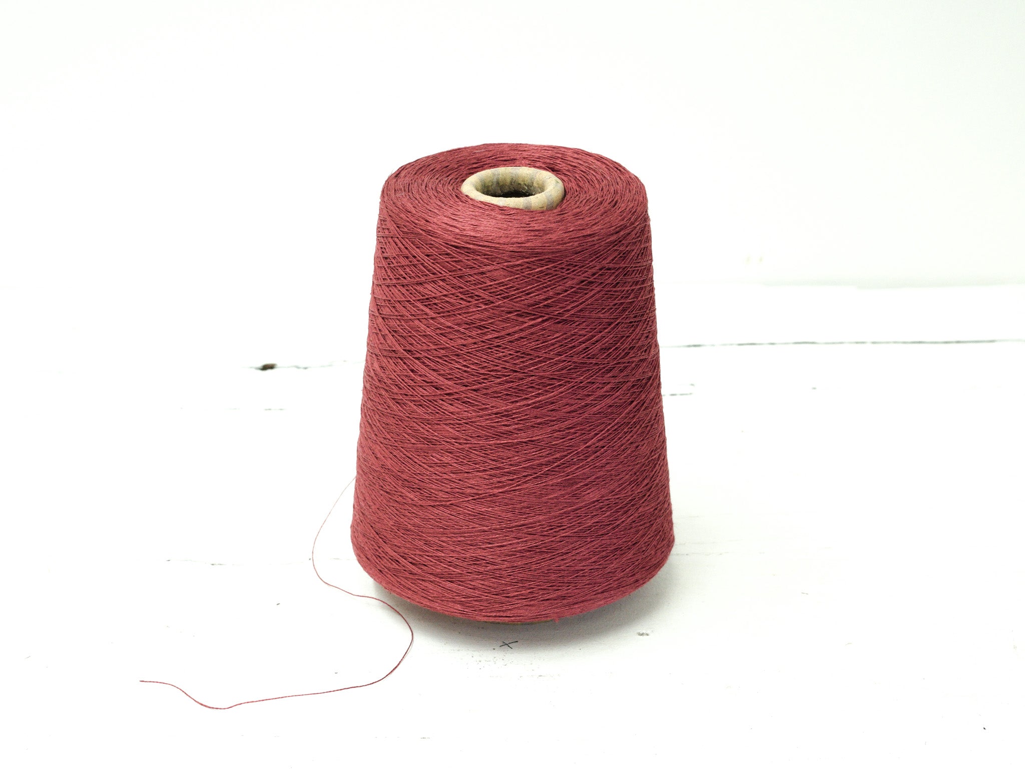 Muted red Linen Yarn: Baltic Flax, Lace Knitting, Crochet (100g/1000m in Cone)