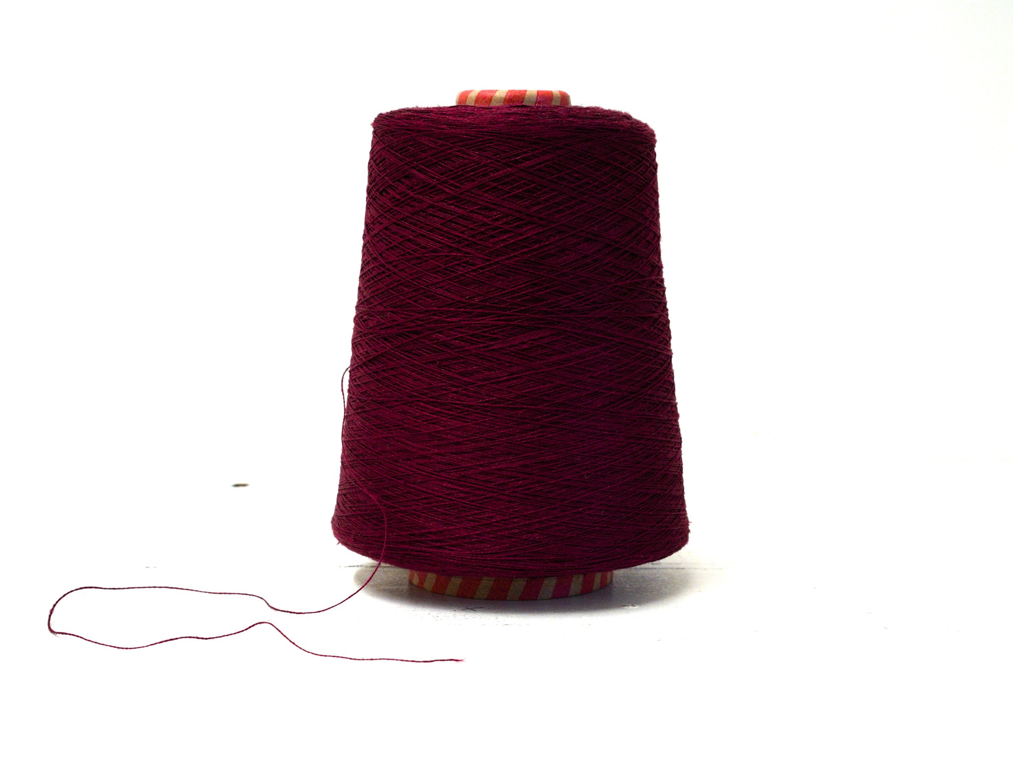Burgundy red Linen Yarn: Baltic Flax, Lace Knitting, Crochet (100g/1000m in Cone)