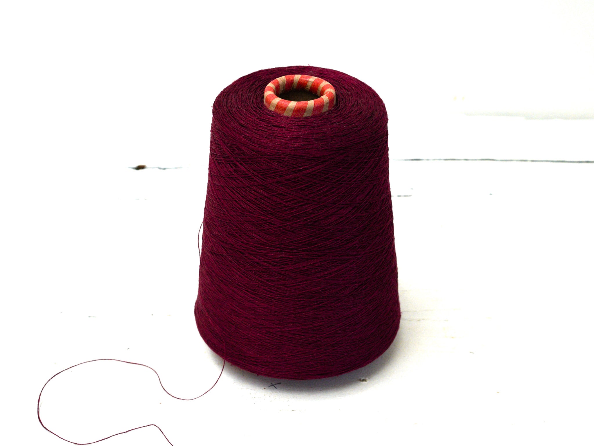 Burgundy red Linen Yarn: Baltic Flax, Lace Knitting, Crochet (100g/1000m in Cone)